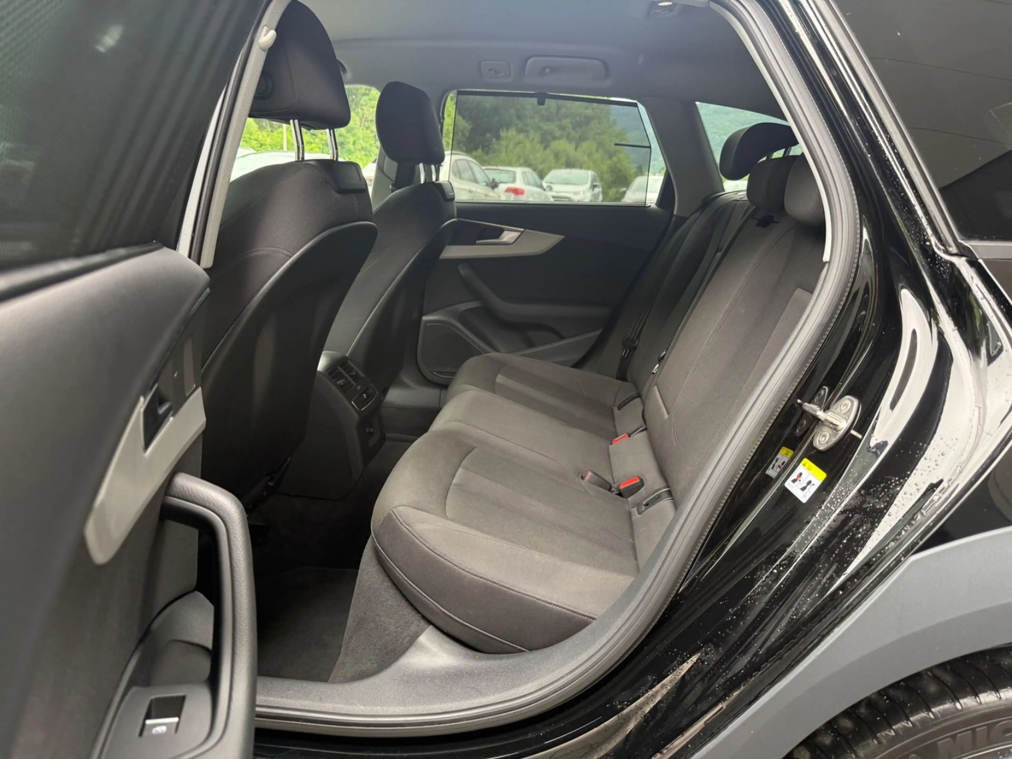 Audi A4 allroad quattro 40 TDI * App *DAB * AHK * LED — photo 12