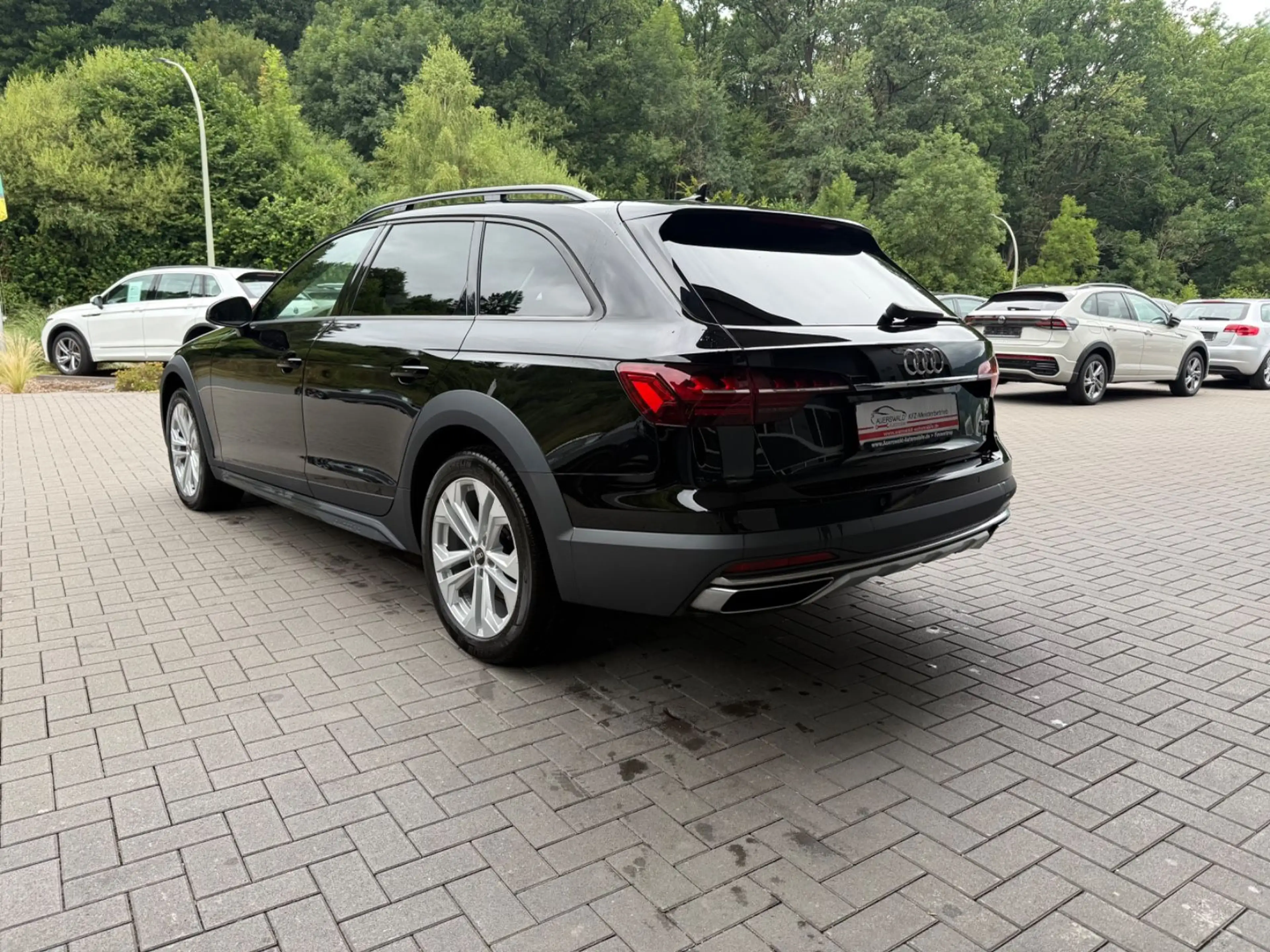 Audi A4 allroad quattro 40 TDI * App *DAB * AHK * LED — photo 8