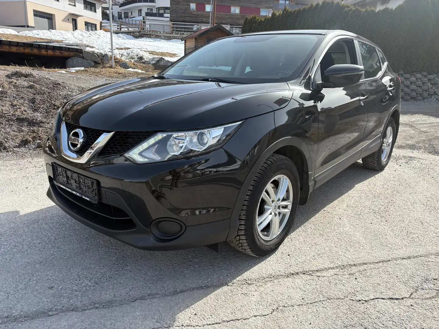 Nissan Qashqai Qashqai 1,2 DIG-T Visia Visia Schwarz - 1
