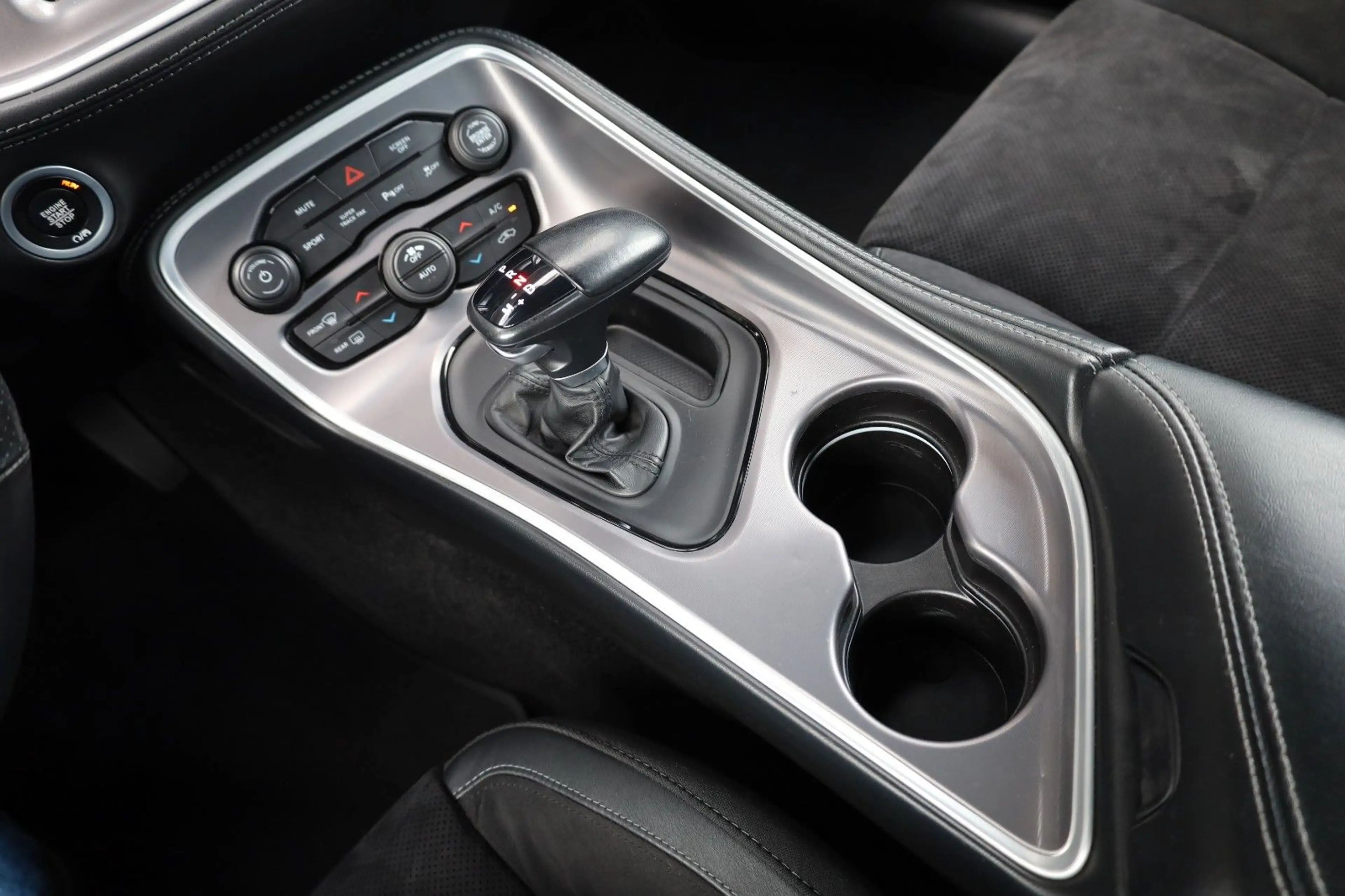 Dodge Challenger 5.7 R/T/SHZ/SBL/LHZ/ALPINE/KAMERA/R20 — photo 15