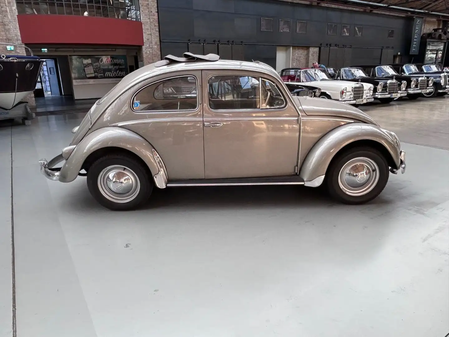 Volkswagen Käfer 1200 mit grossem Faltschiebedach Silber - 2