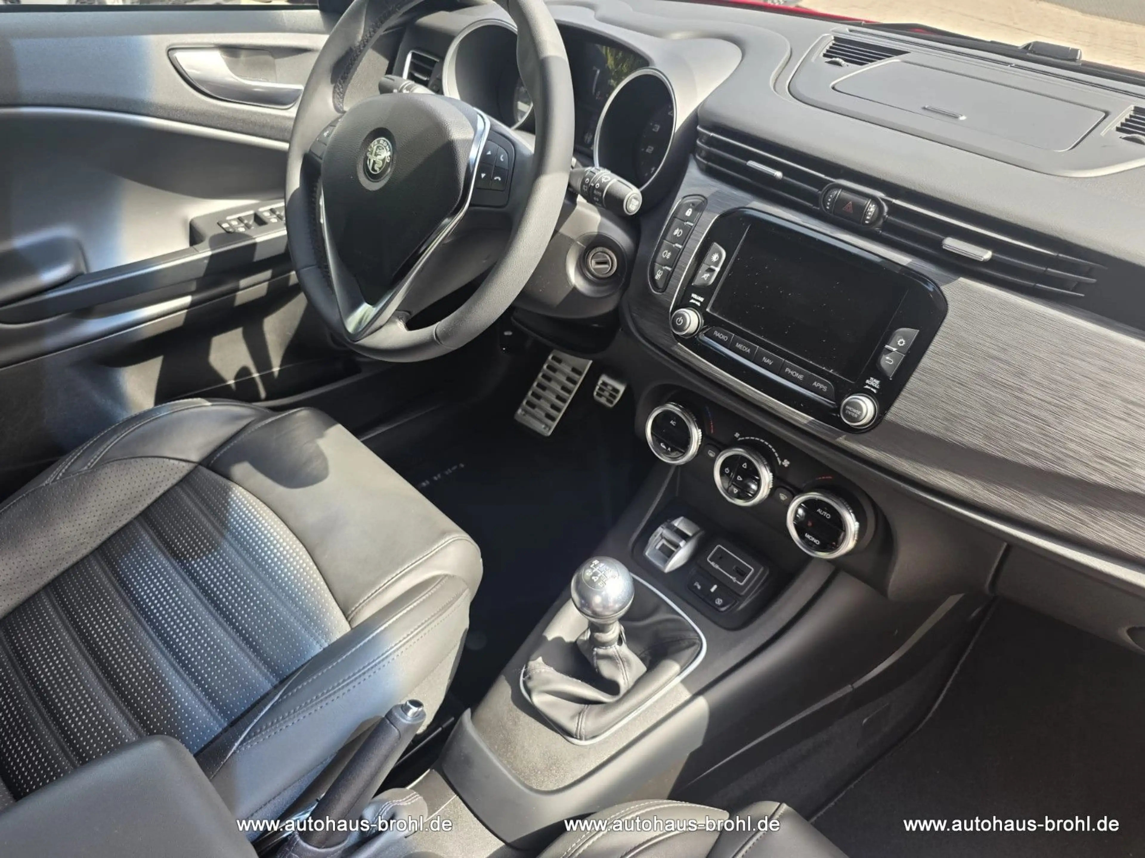 Alfa Romeo Giulietta Super 120PS — photo 8