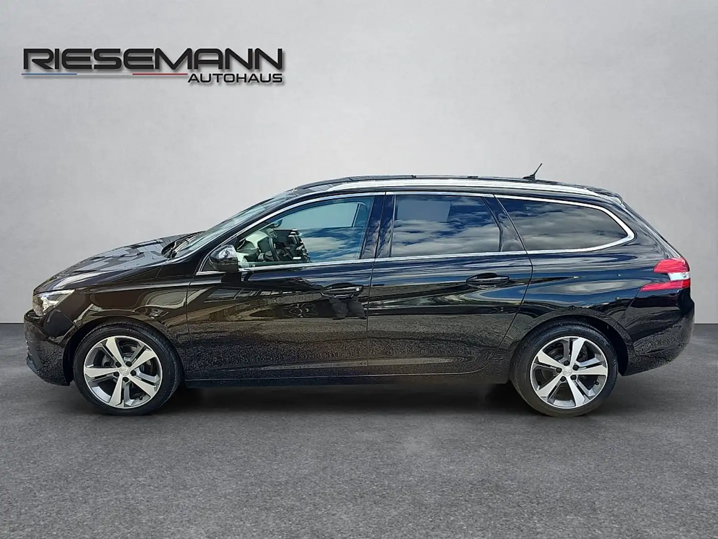 Peugeot 308 SW 1,6 BlueHDI 100 Allure S&S Schwarz - 2