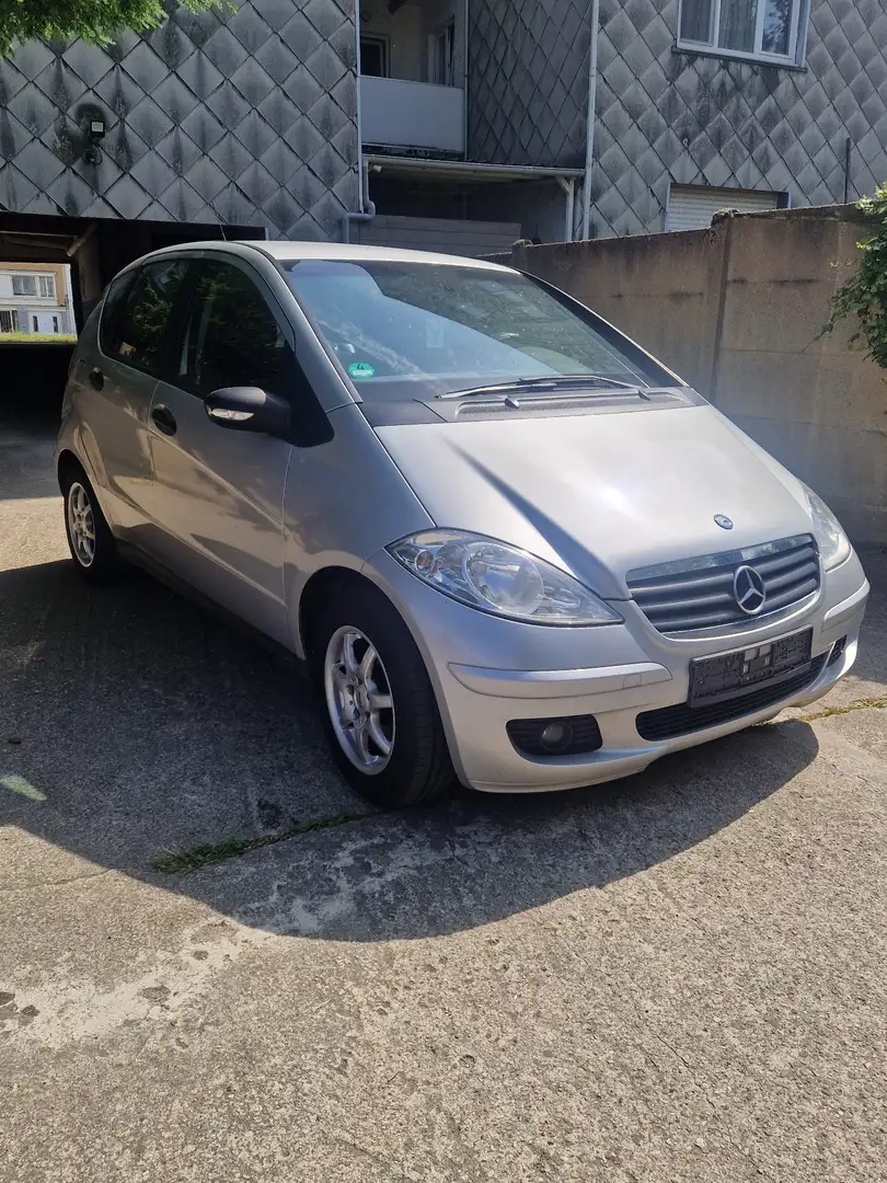 Mercedes-Benz A 150 Elegance Edition 10 Stříbrná - 1