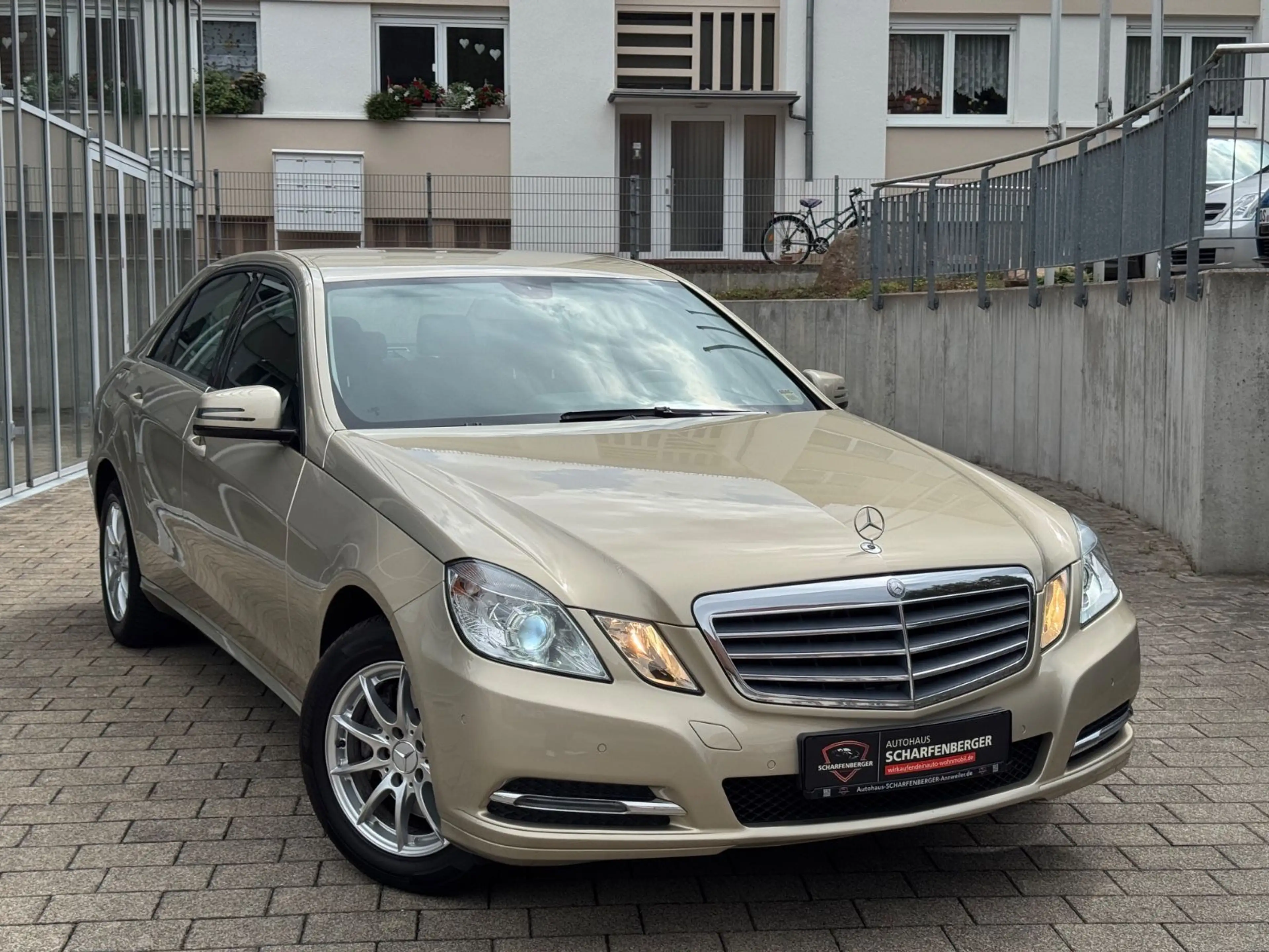 Mercedes-Benz E 250 CGI Limousine BlueEfficiency+Automatik+2.H