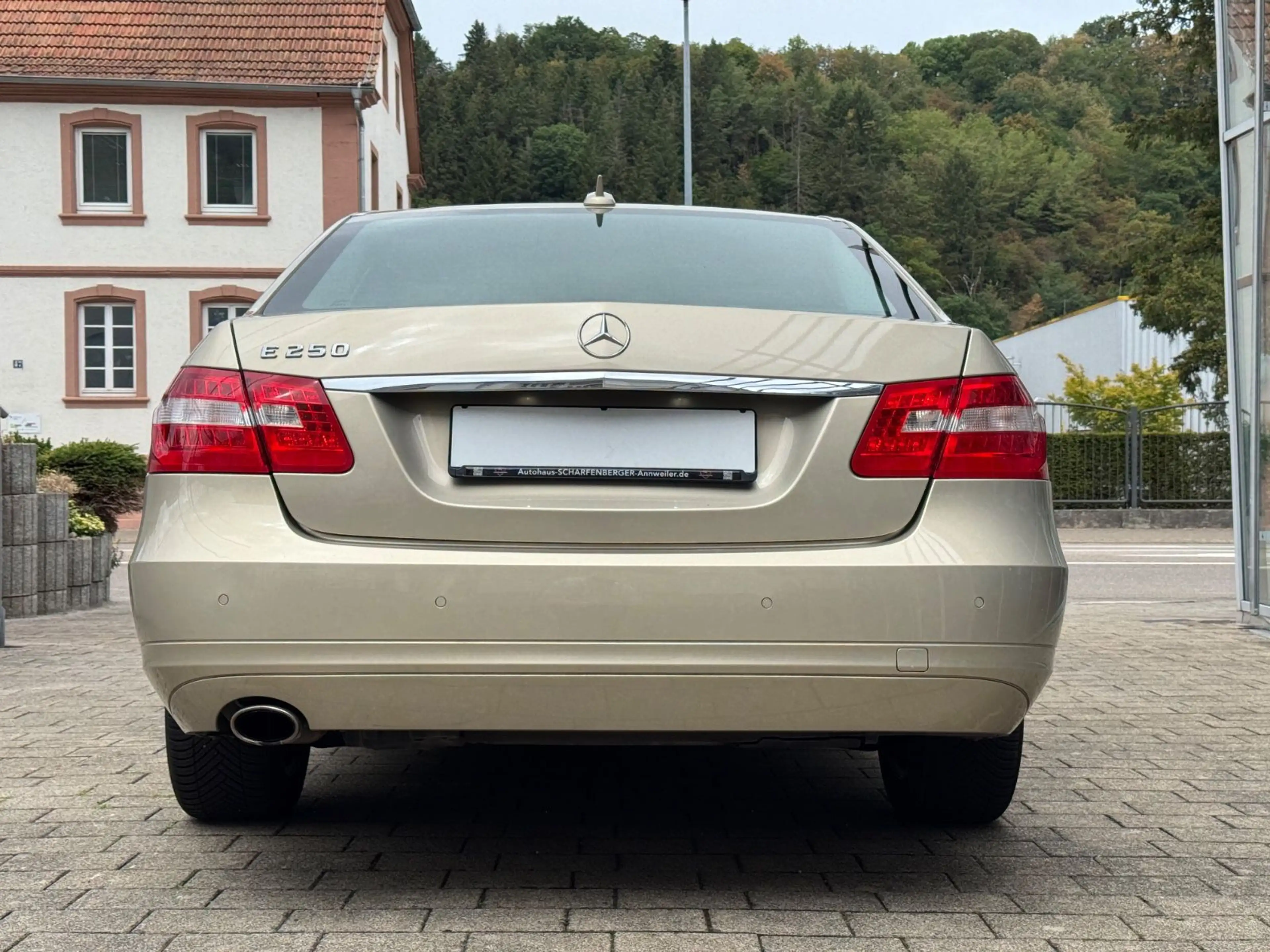 Mercedes-Benz E 250 CGI Limousine BlueEfficiency+Automatik+2.H — photo 8