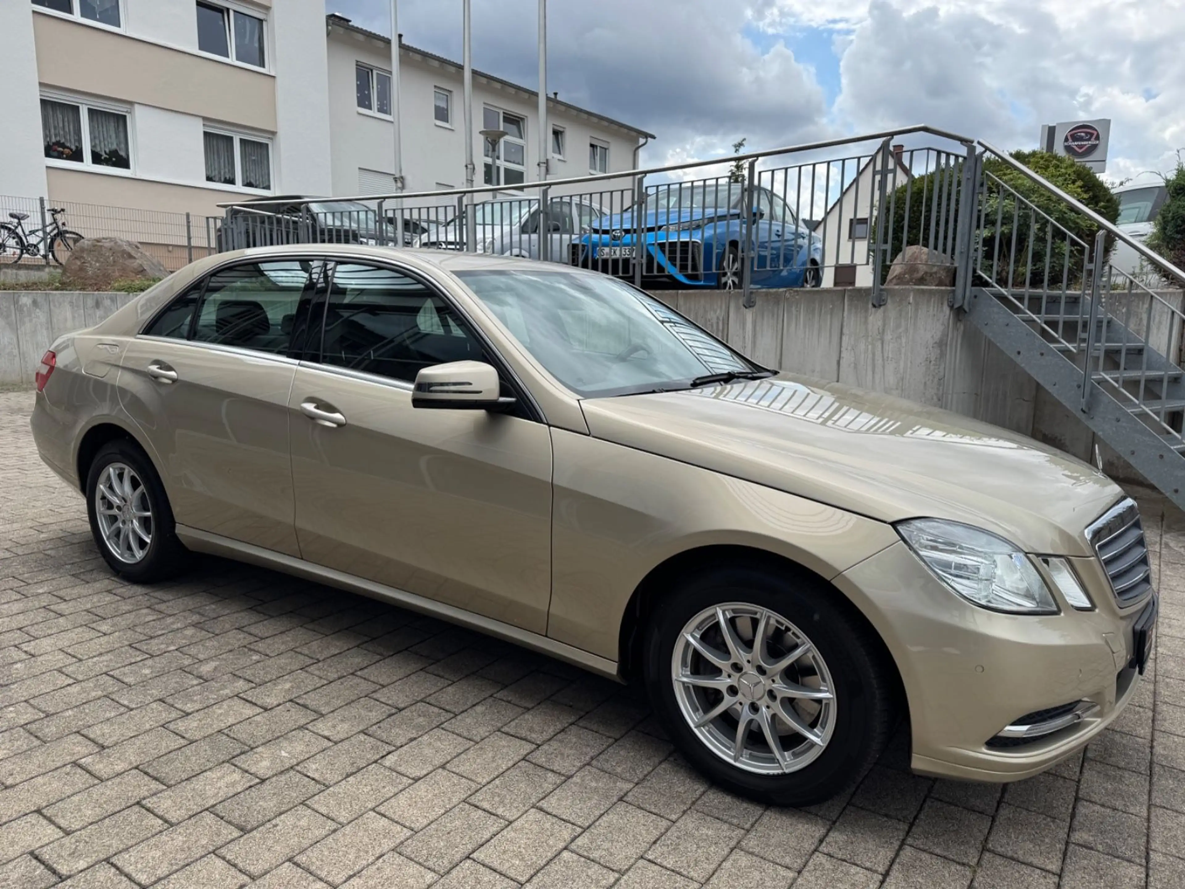 Mercedes-Benz E 250 CGI Limousine BlueEfficiency+Automatik+2.H — photo 6