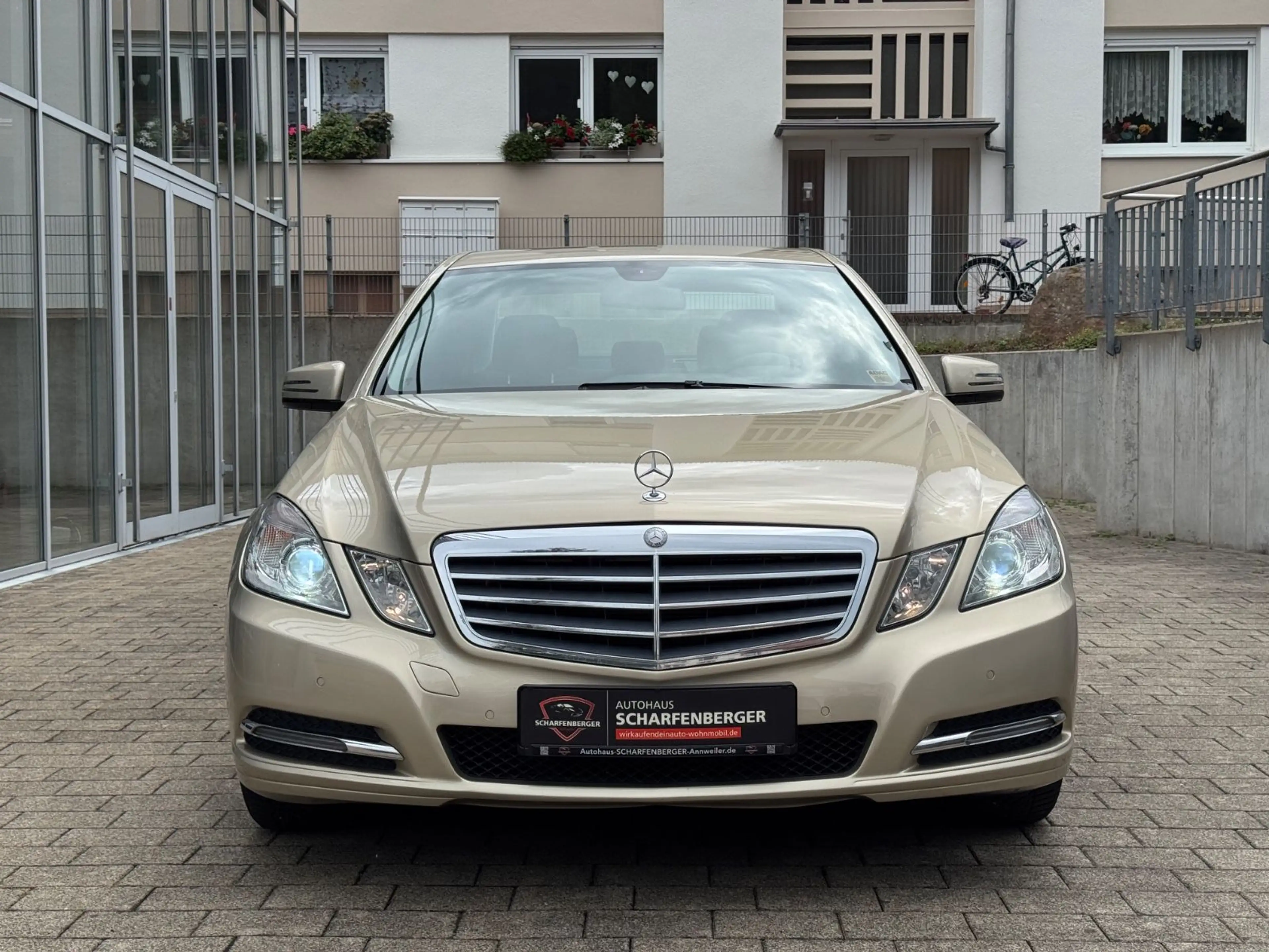Mercedes-Benz E 250 CGI Limousine BlueEfficiency+Automatik+2.H — photo 3