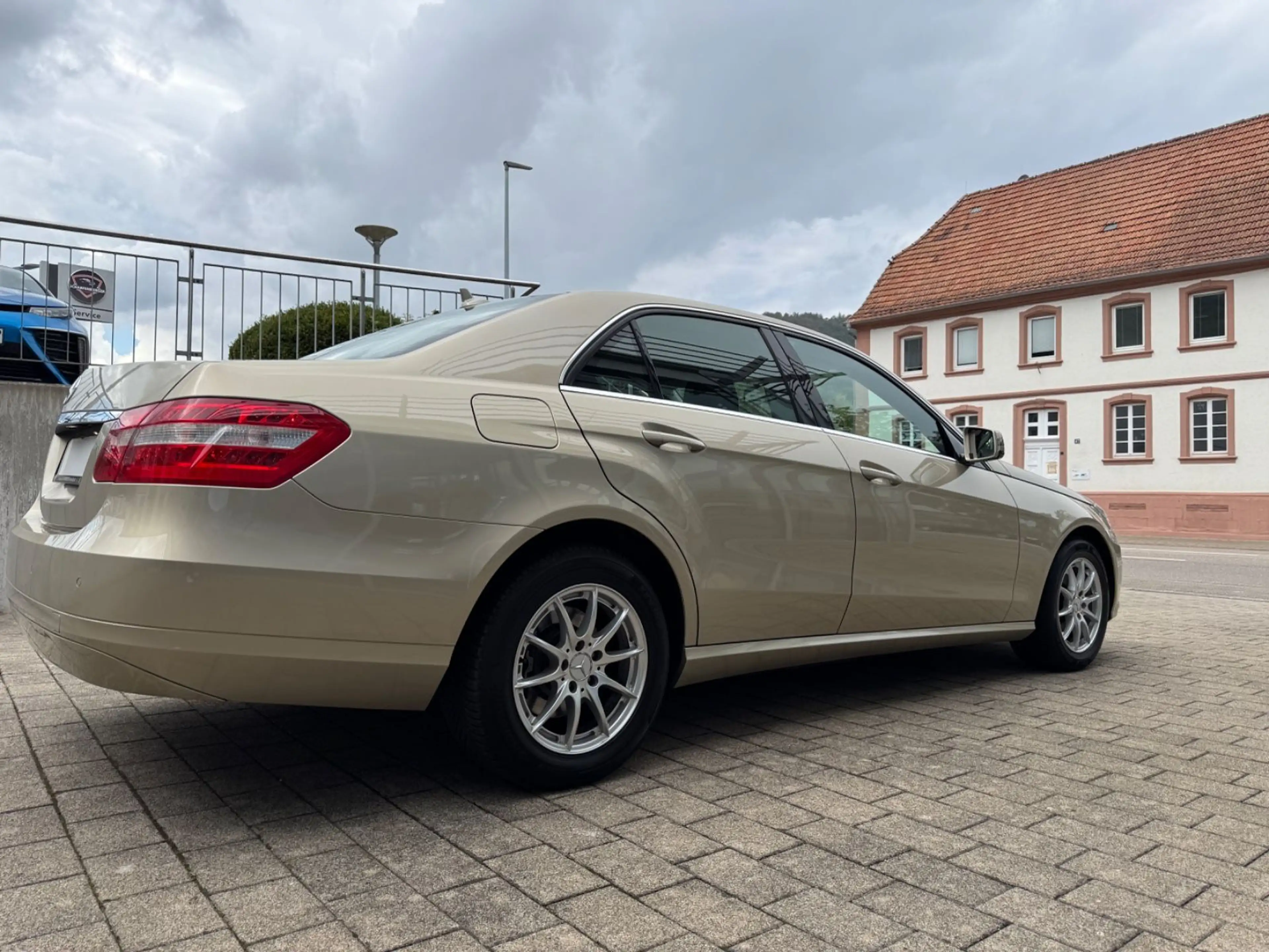 Mercedes-Benz E 250 CGI Limousine BlueEfficiency+Automatik+2.H — photo 7