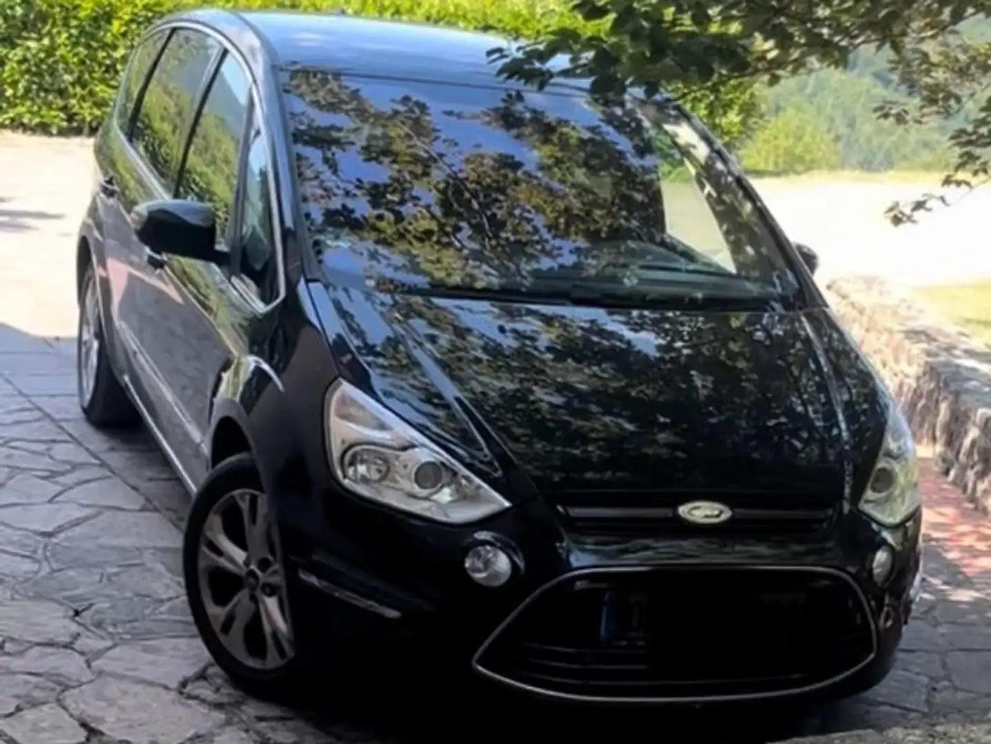 Ford S-Max 2.2 TDCi DPF Durashift-6-tronic Titanium S/7 Sitze Noir - 1