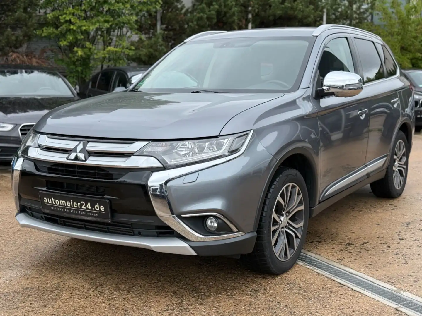 Mitsubishi Outlander H-Line *7-Sitzer* ALLRAD* Grau - 1