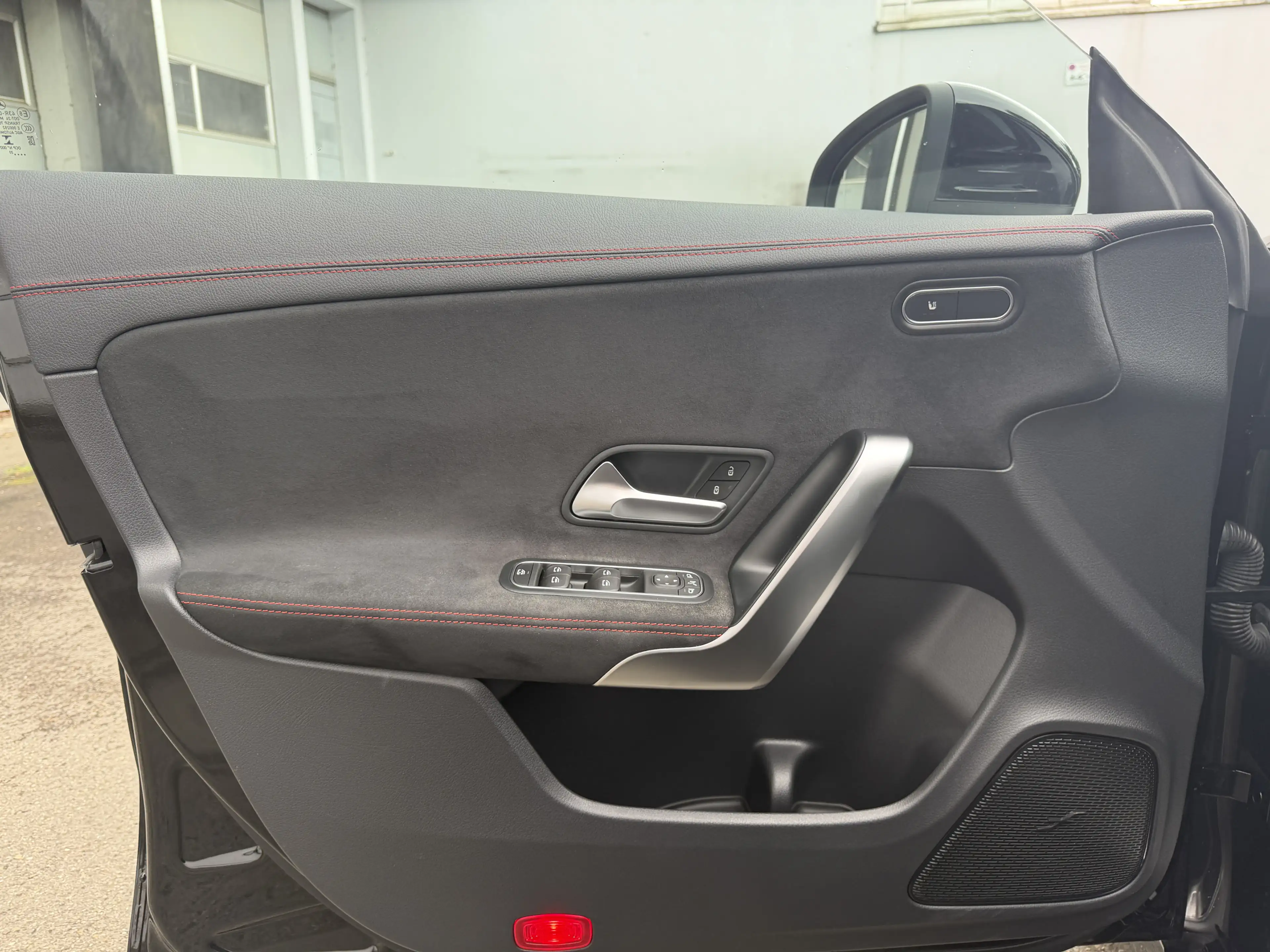 Mercedes-Benz CLA 200 d AMG LED Distronic MBUX — photo 11