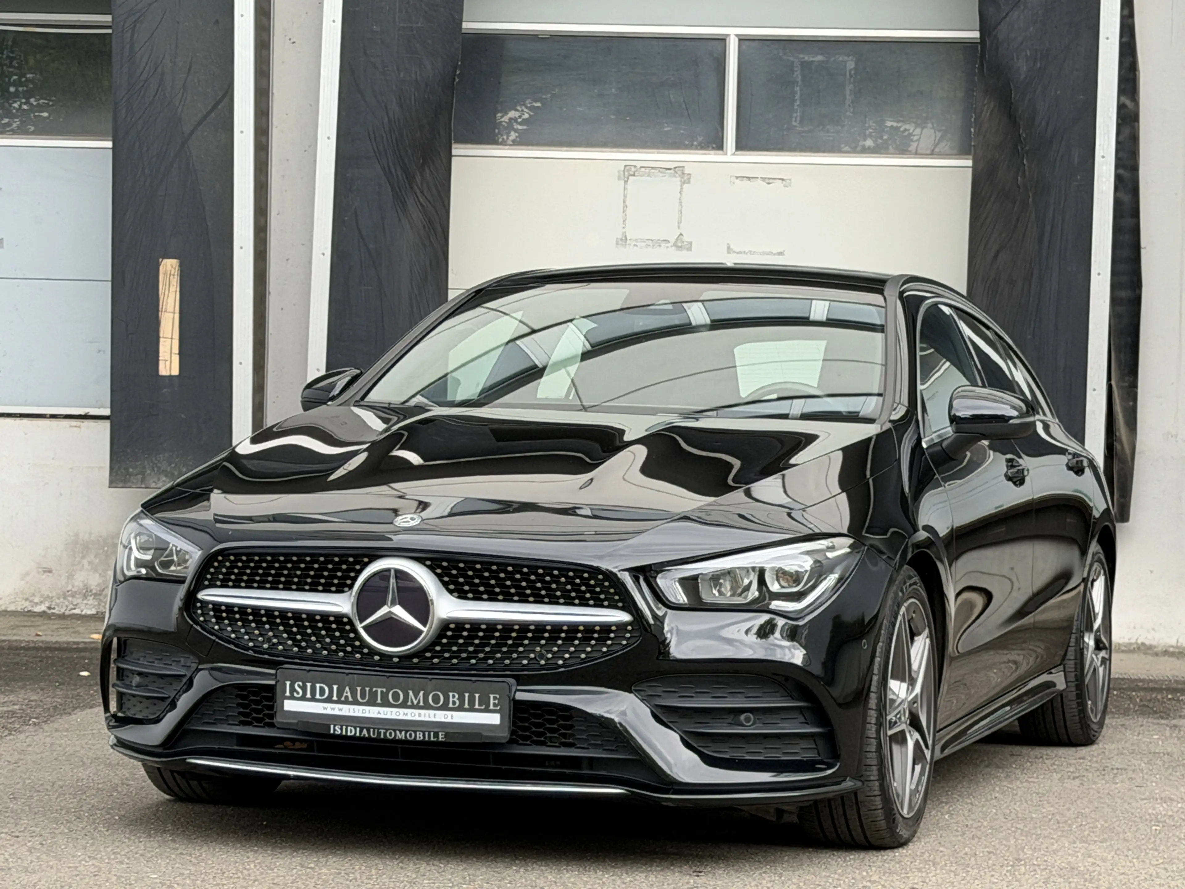 Mercedes-Benz CLA 200 d AMG LED Distronic MBUX