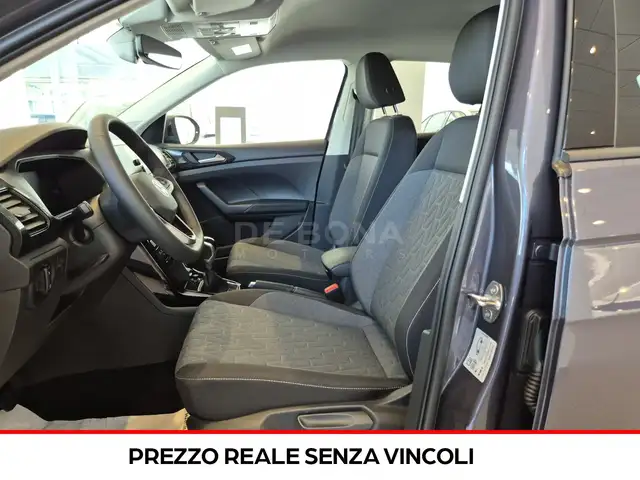 Volkswagen T-Cross view 5