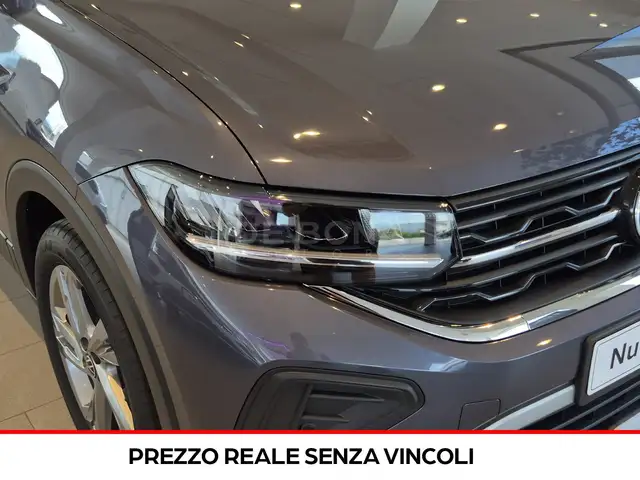 Volkswagen T-Cross view 11