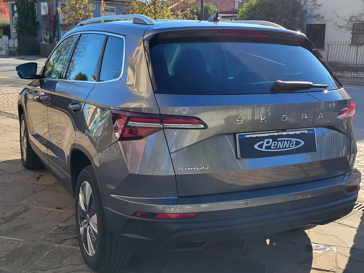 Skoda Karoq 1.0 TSI Executive Grigio - 2