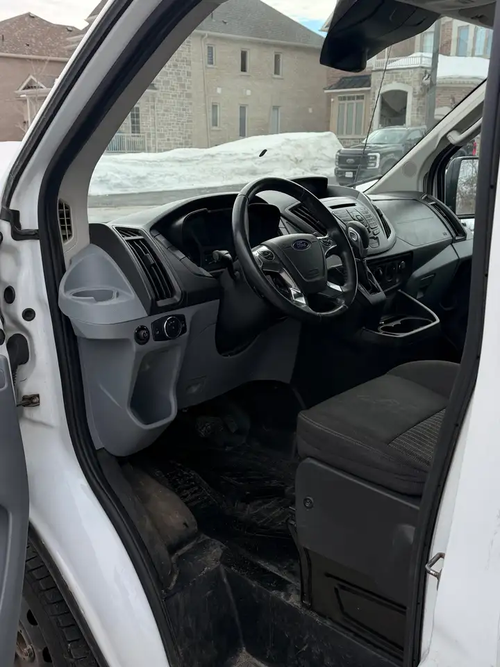 Ford Transit Cargo Van снимка Ford Transit Cargo Van
