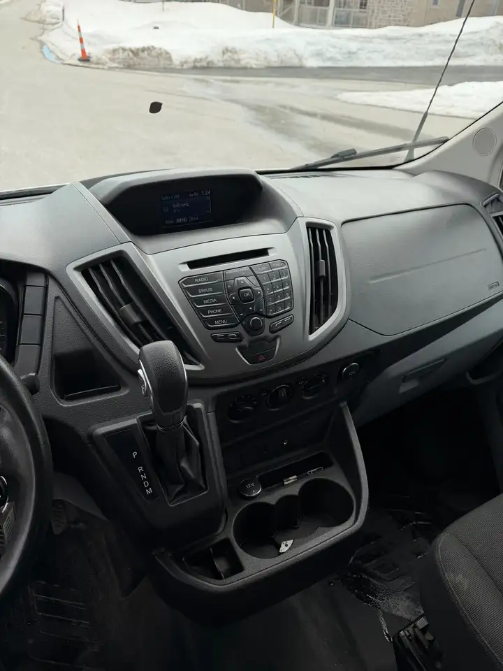 Ford Transit Cargo Van снимка Ford Transit Cargo Van