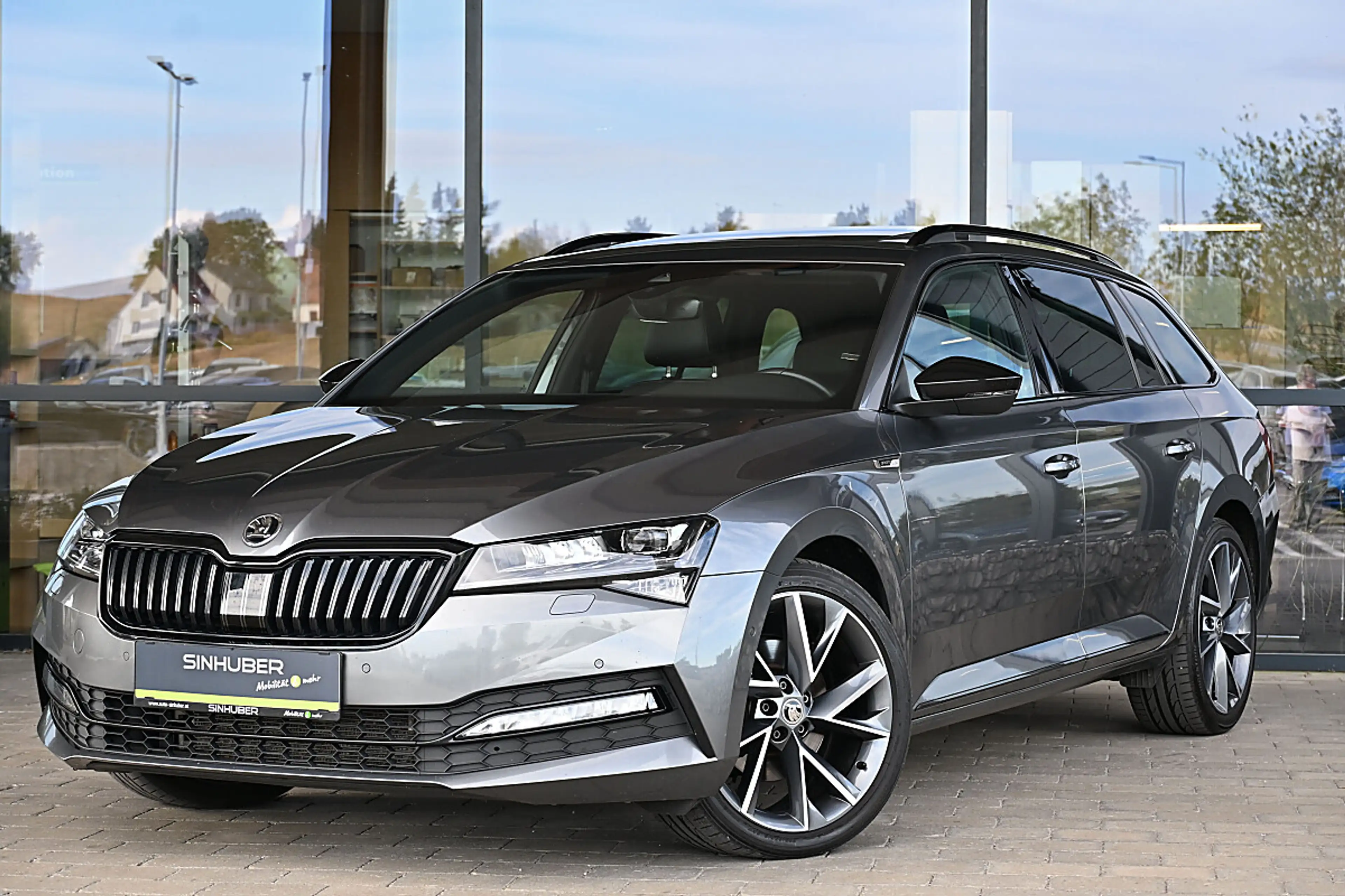 Skoda Superb Kombi 2,0 TDI 4x4 Sportline DSG NP € 71k ACC, M...