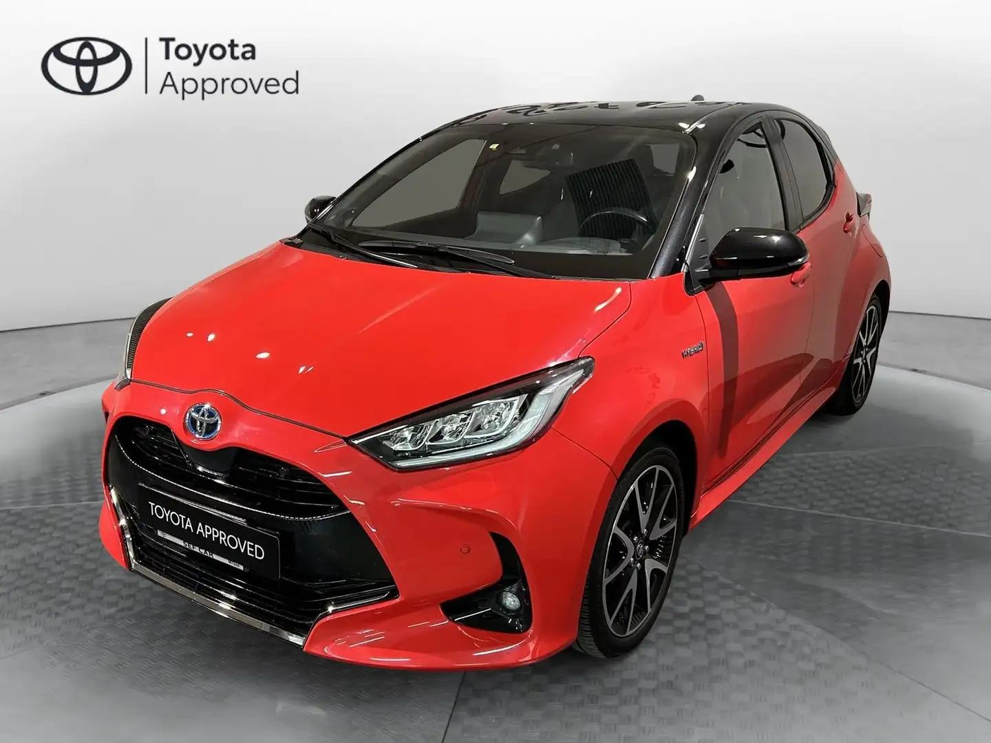 Toyota Yaris 1.5 Hybrid 5 porte Premiere AREA C FREE Rood - 1