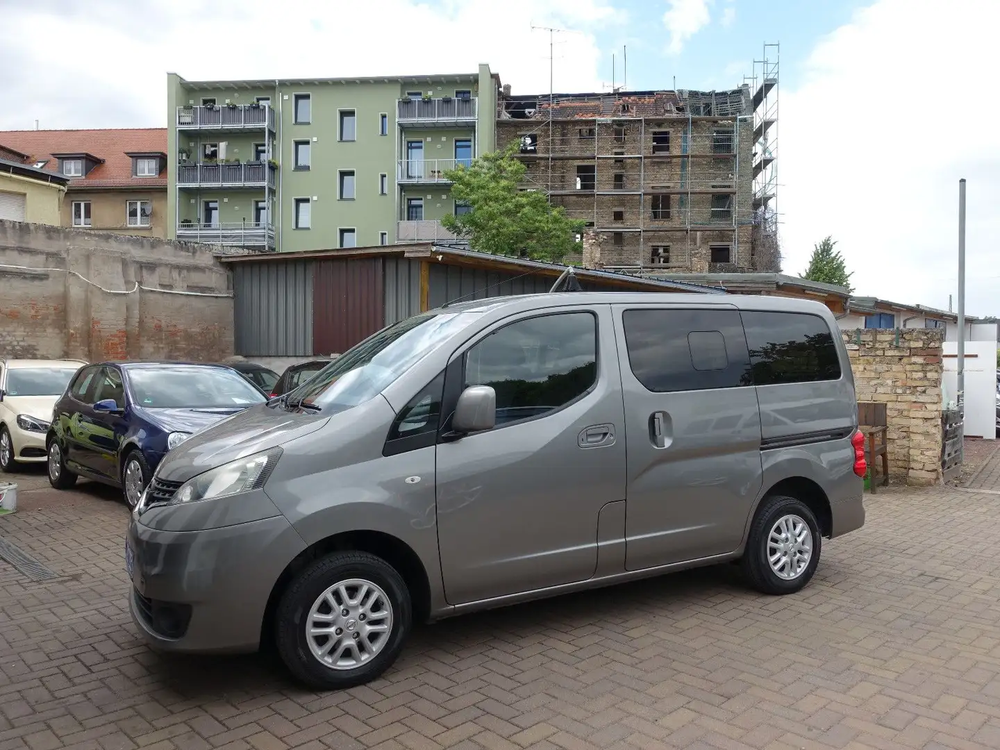 Nissan NV200 Evalia Tekna, EU5, 7-Sitze, WRäder, AHK !! Grau - 2