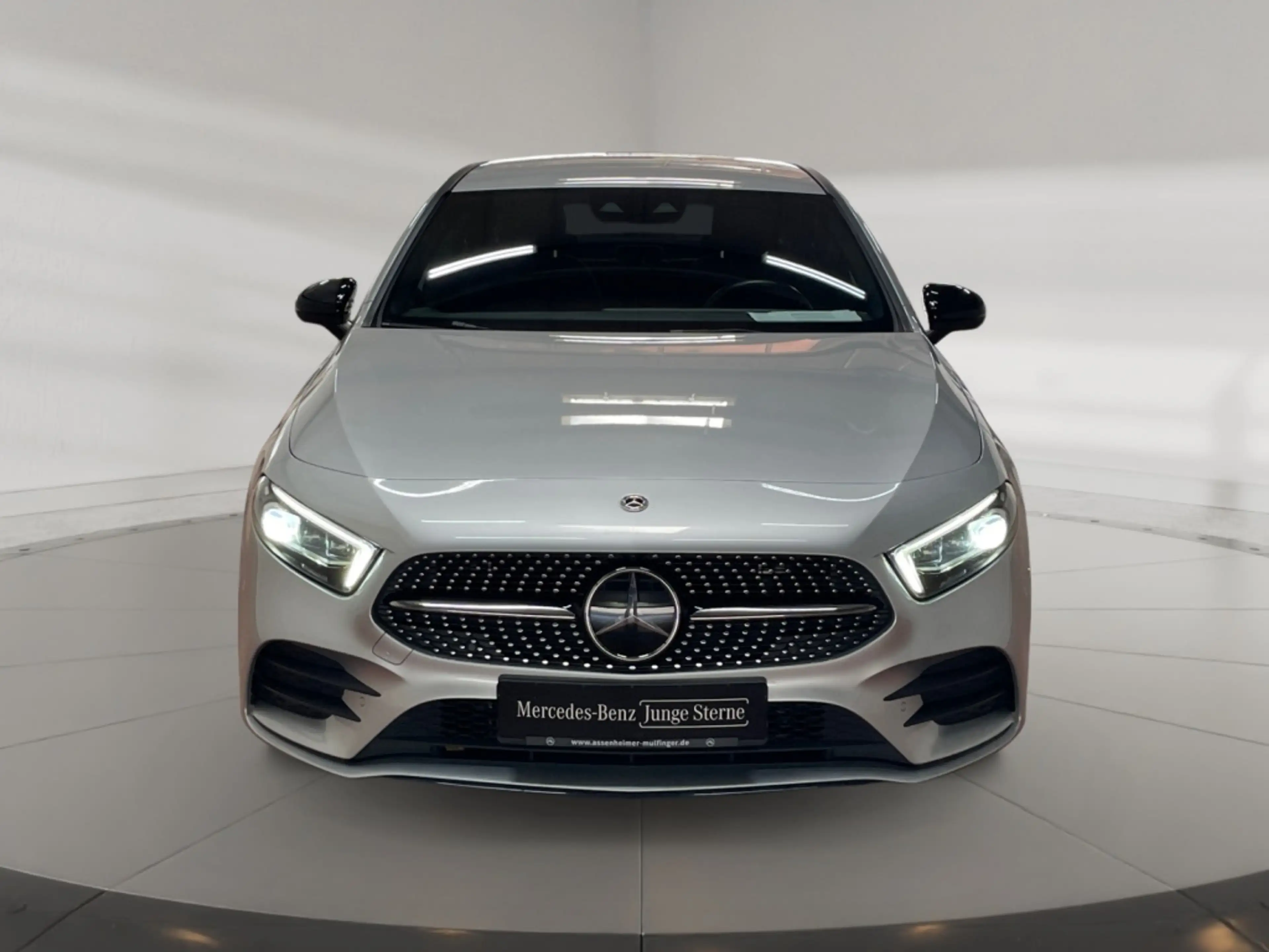 Mercedes-Benz A 250 e Limousine AMG AMG+MBUX+MBeam+Night+AHK — photo 8