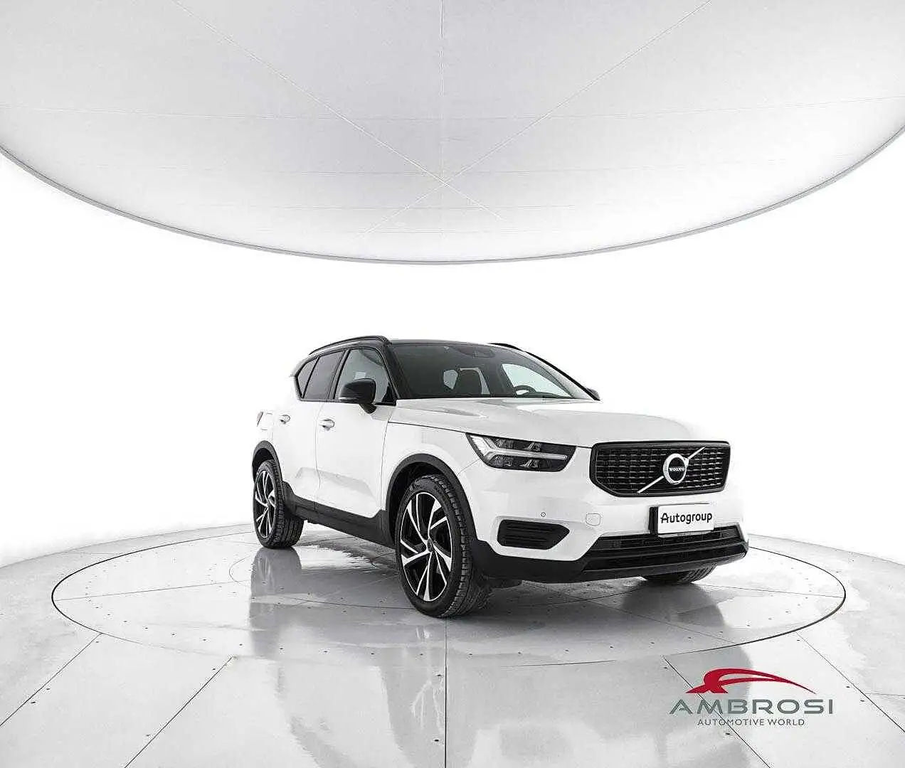 Volvo XC40 D3 R-design Bianco - 2
