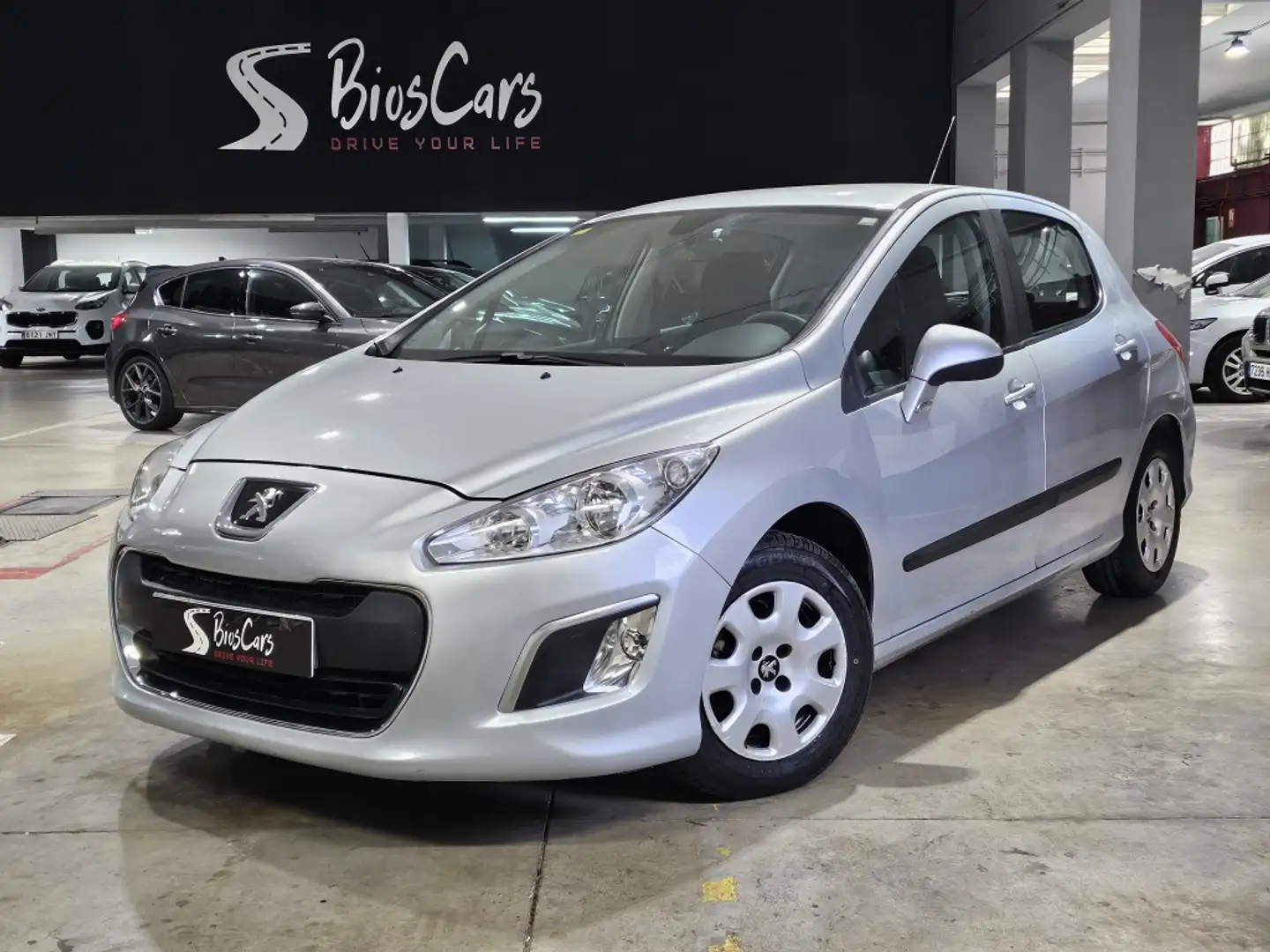 Peugeot 308 1.6e-HDI Blue Lion FAP Active Gris - 1