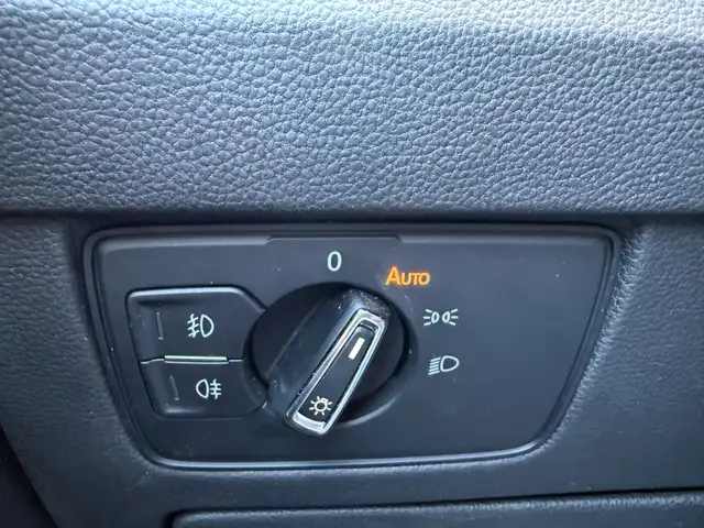 Volkswagen Passat view 19