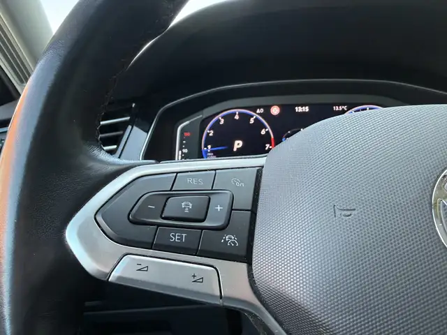 Volkswagen Passat view 21
