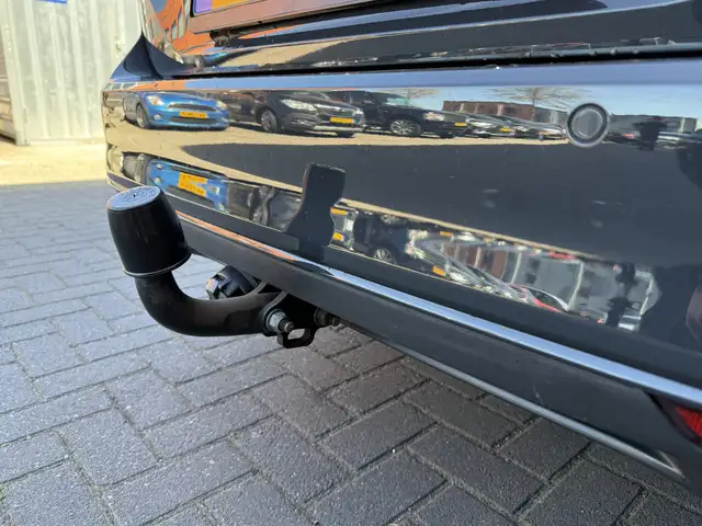 Volkswagen Passat view 17
