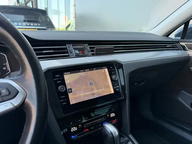 Volkswagen Passat view 26