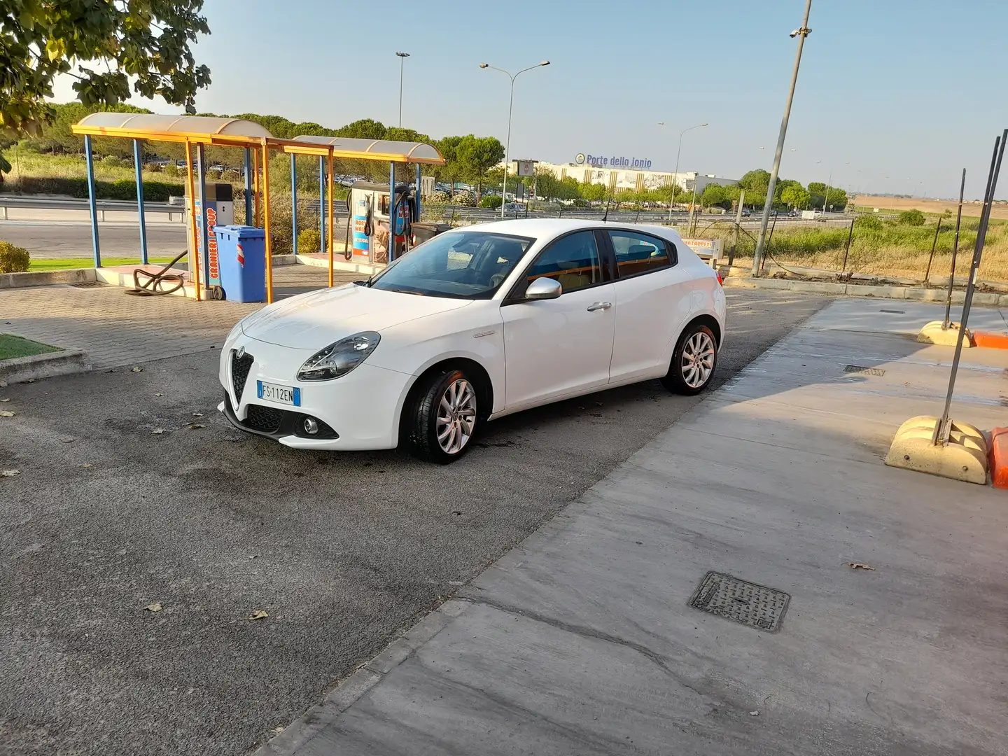 Alfa Romeo Giulietta Giulietta 1.6 jtdm Super 120cv Bianco - 1