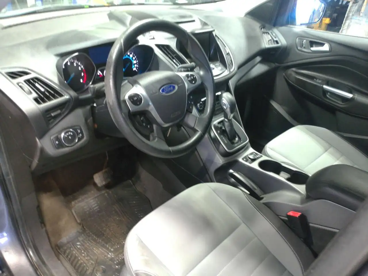 Ford Escape снимка Ford Escape