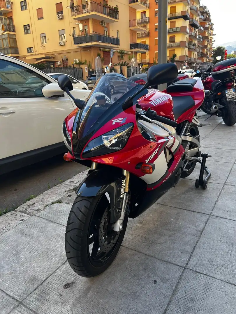 Yamaha YZF-R1 Rosso - 2