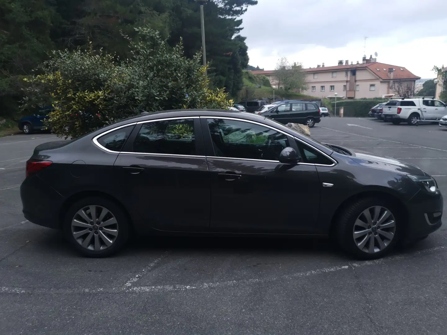 Opel Astra Astra Sedán 1.4T Excellence Excellence Gris - 2