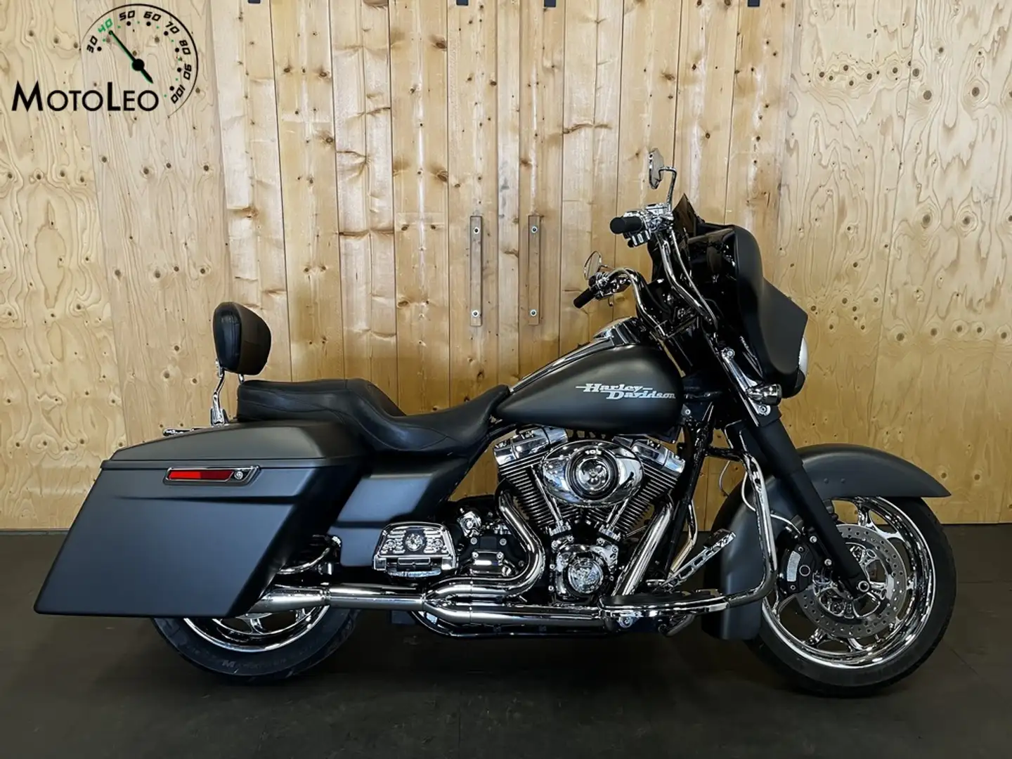 Harley-Davidson Street Glide FLHX Grijs - 1