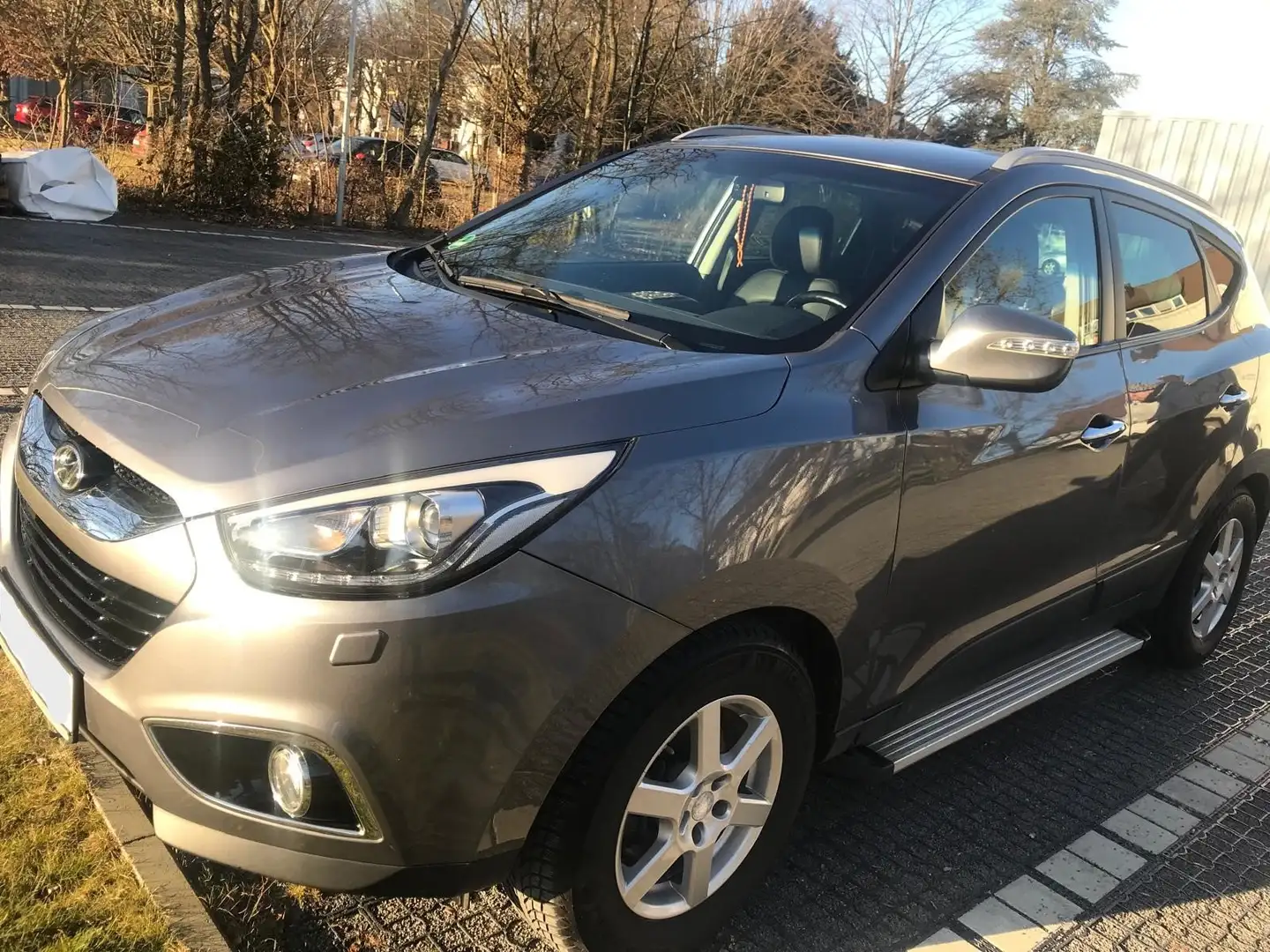 Hyundai iX35 ix35 2.0 CRDi 4WD Automatik Style Grau - 1