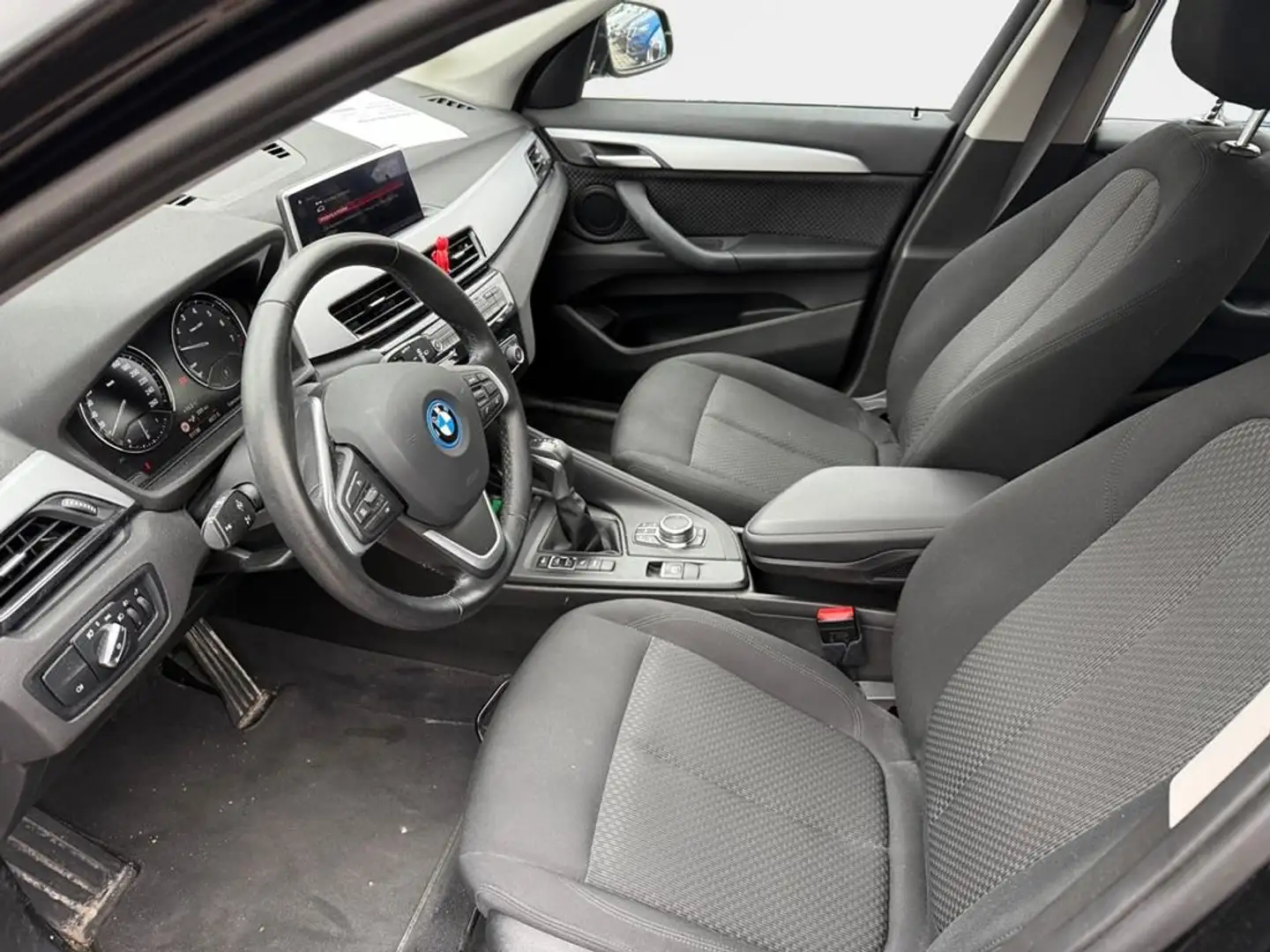BMW X1 Advantage Schwarz - 2