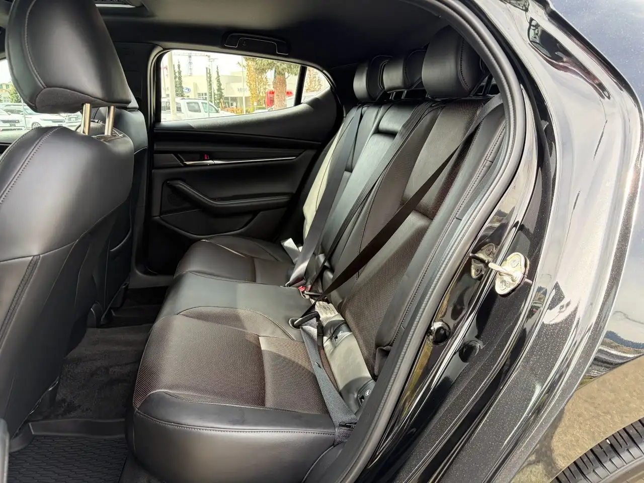 Mazda 3 снимка Mazda 3