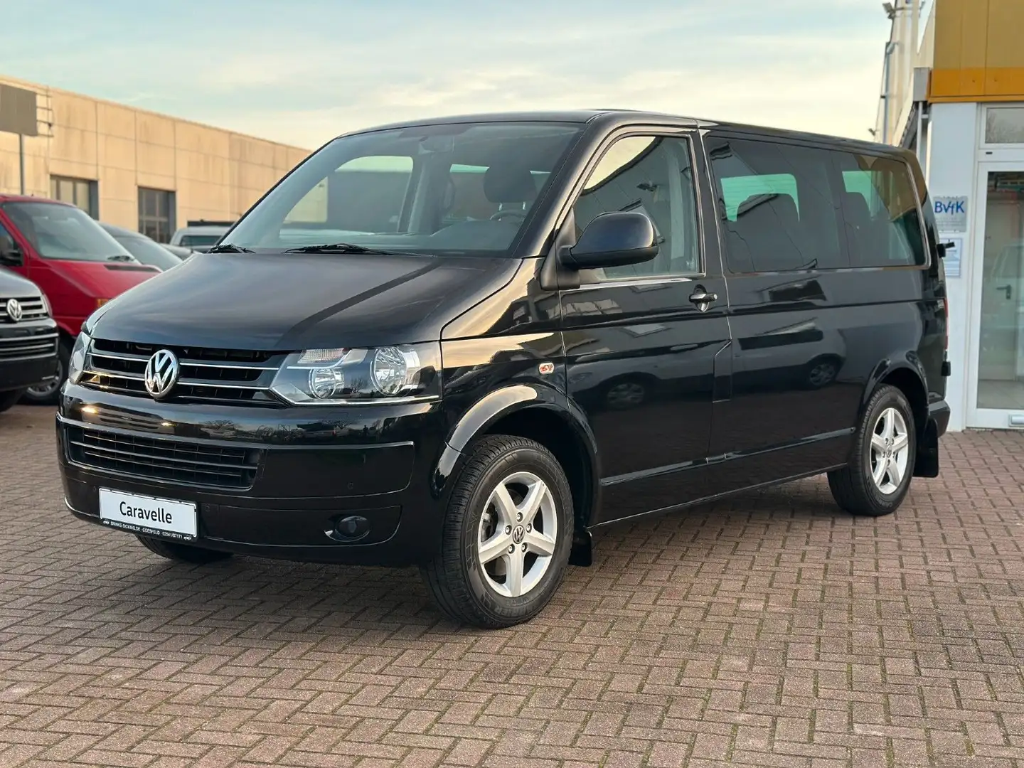 Volkswagen T5 Caravelle Benzin/CNG/3xKlima/AHK/MwSt. Schwarz - 2