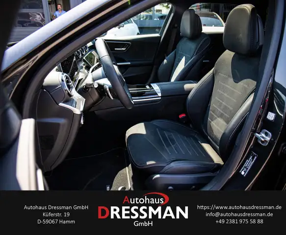 Mercedes-Benz C-Class view 13