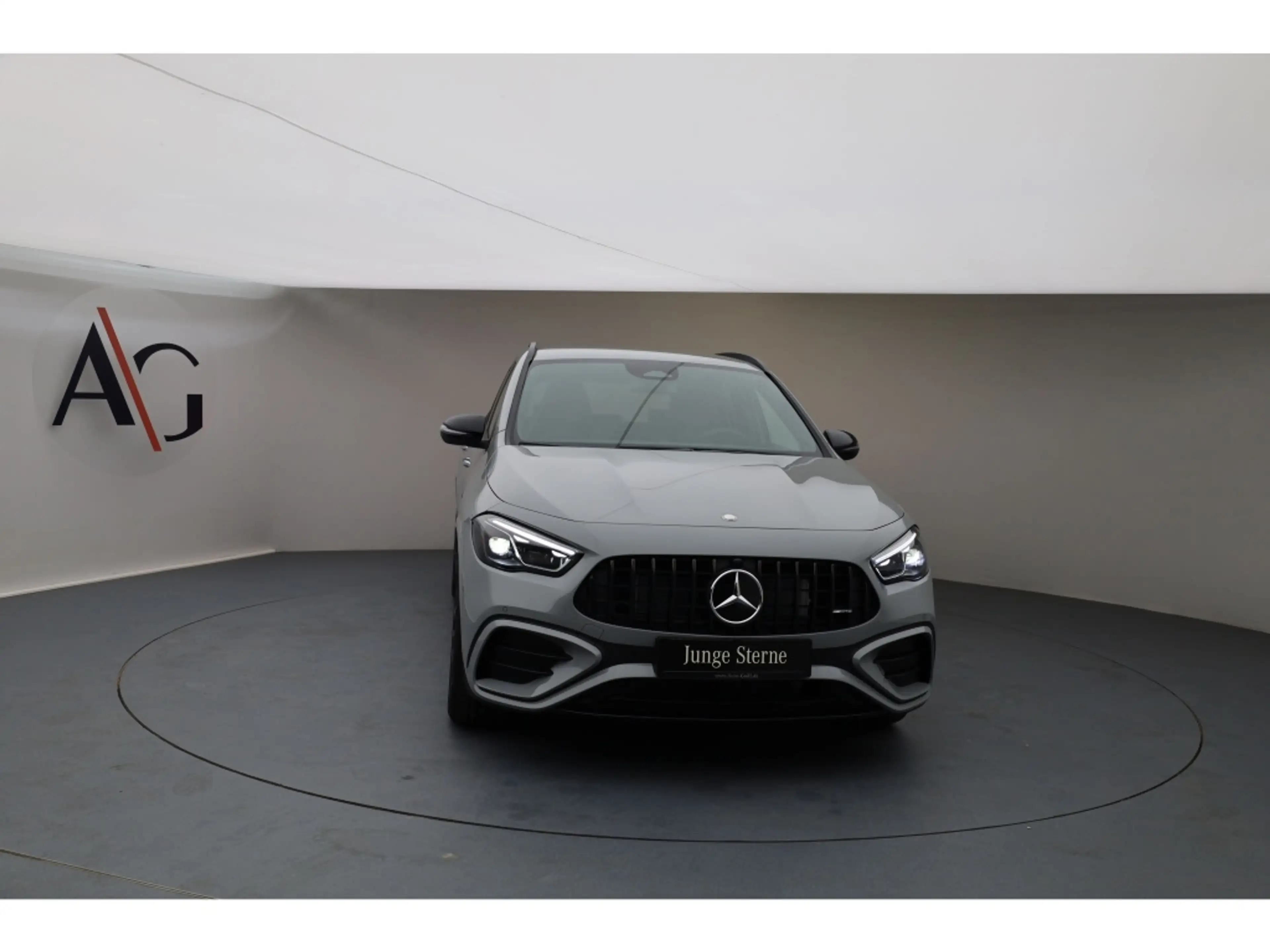 Mercedes-Benz GLA 35 AMG GLA 35 4M AMG NightII PerfoSitze Final Edition — photo 9