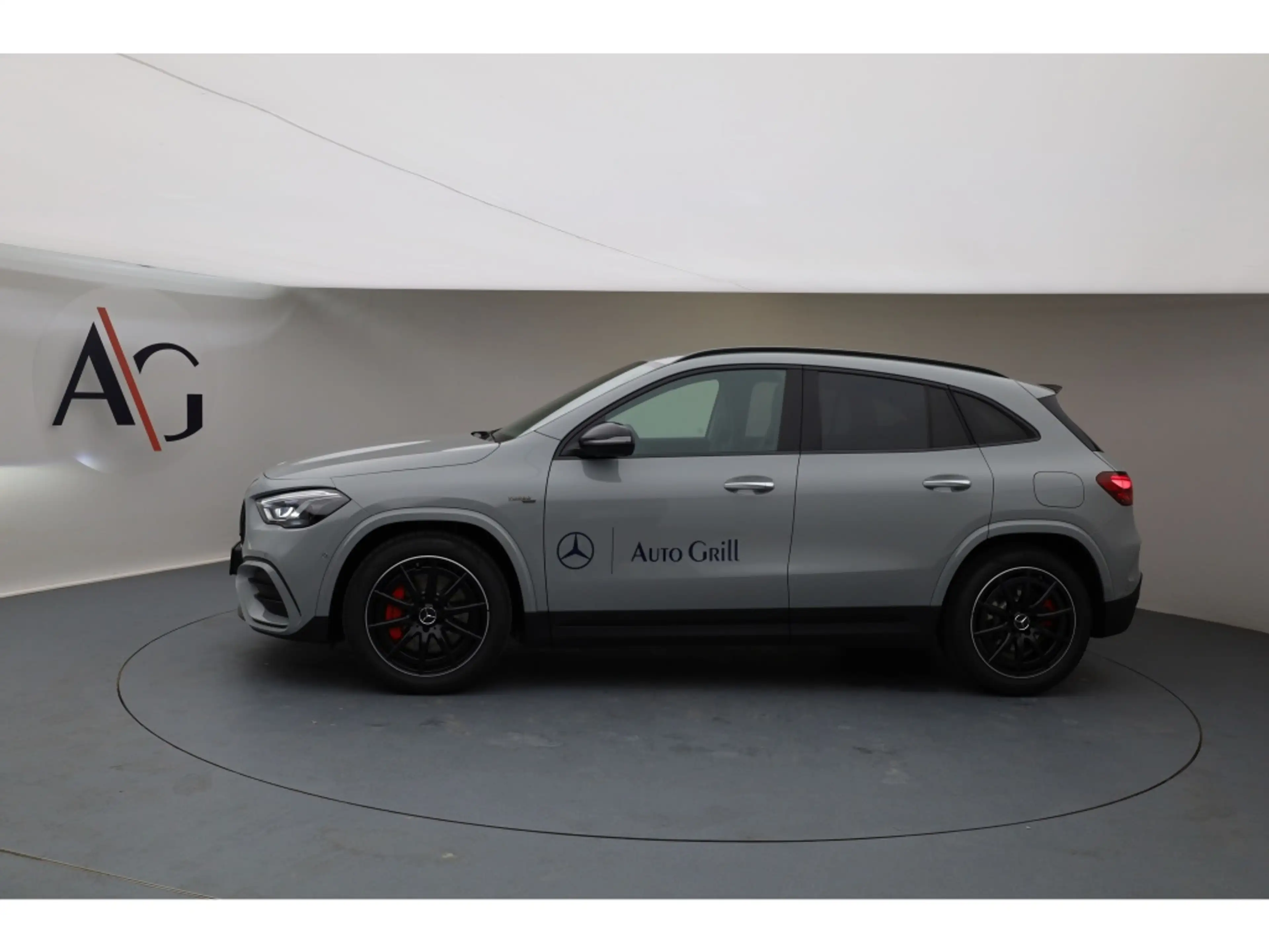 Mercedes-Benz GLA 35 AMG GLA 35 4M AMG NightII PerfoSitze Final Edition — photo 3