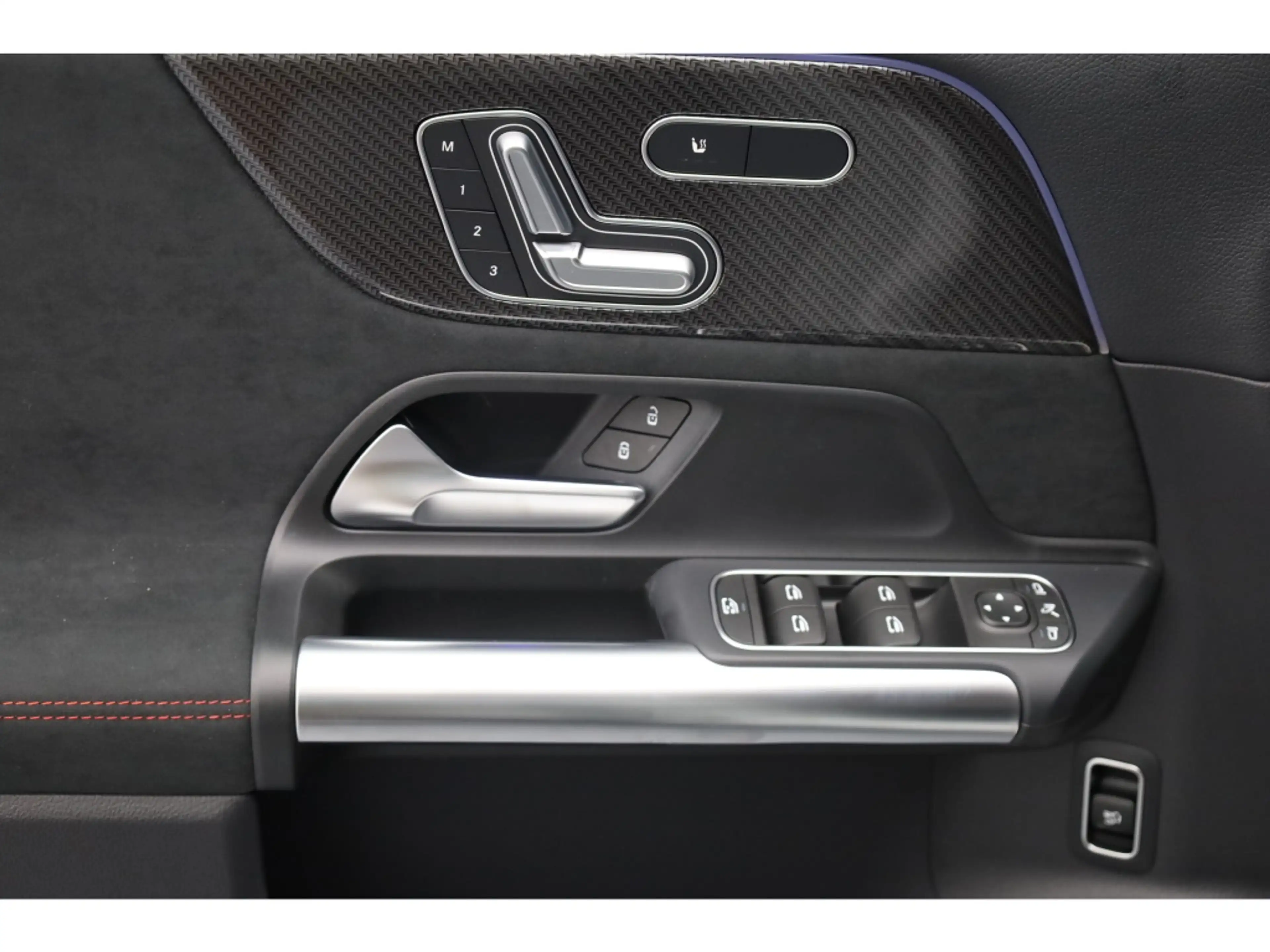 Mercedes-Benz GLA 35 AMG GLA 35 4M AMG NightII PerfoSitze Final Edition — photo 11