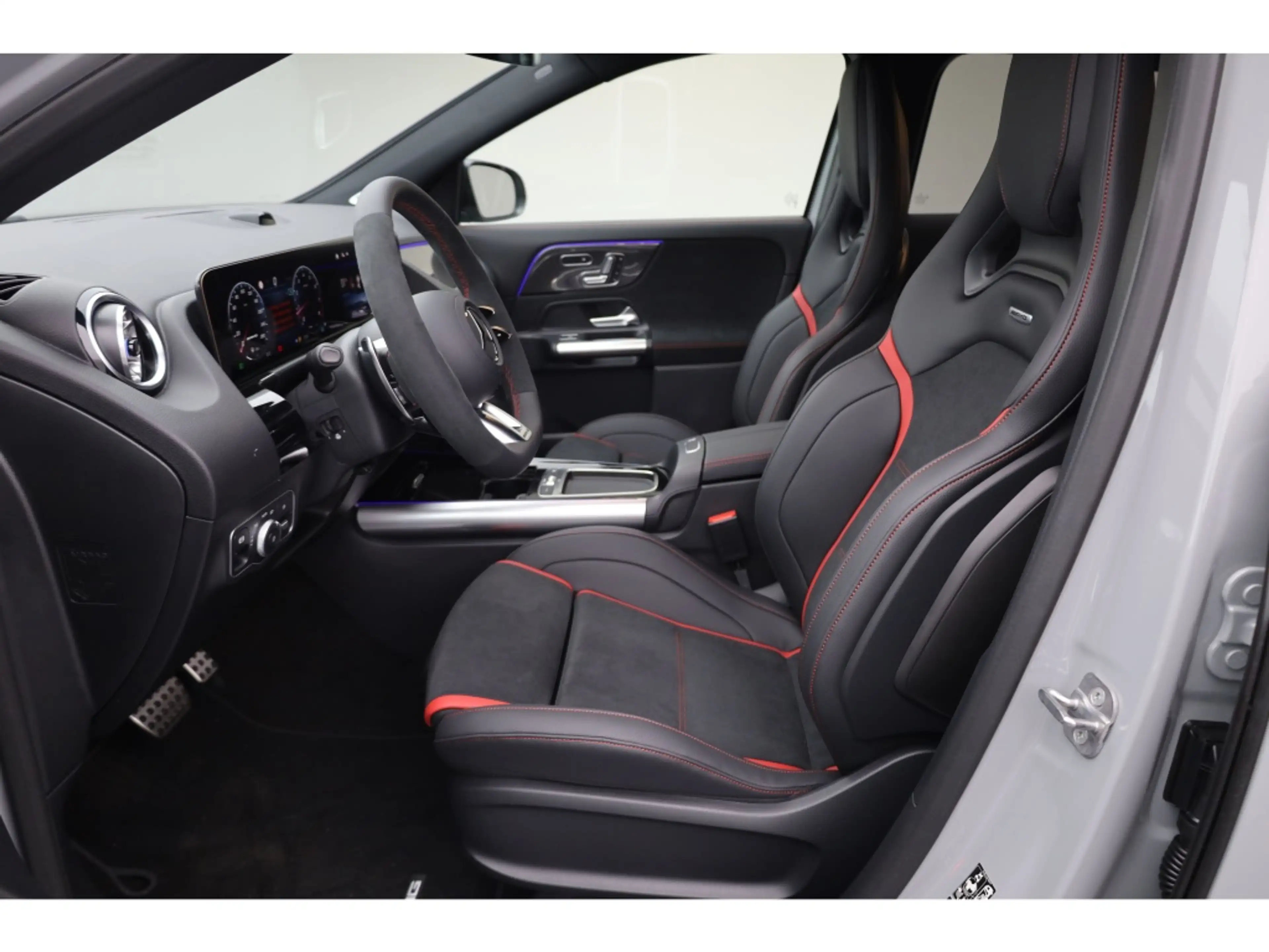 Mercedes-Benz GLA 35 AMG GLA 35 4M AMG NightII PerfoSitze Final Edition — photo 10