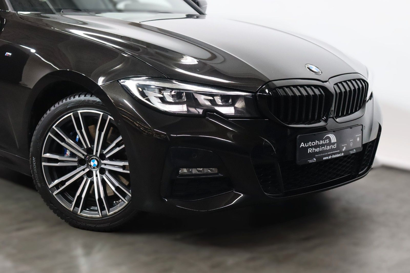BMW 330 i Tour. xDrive M-Sport *MEMORY*APPLECAR*LEDER — photo 3