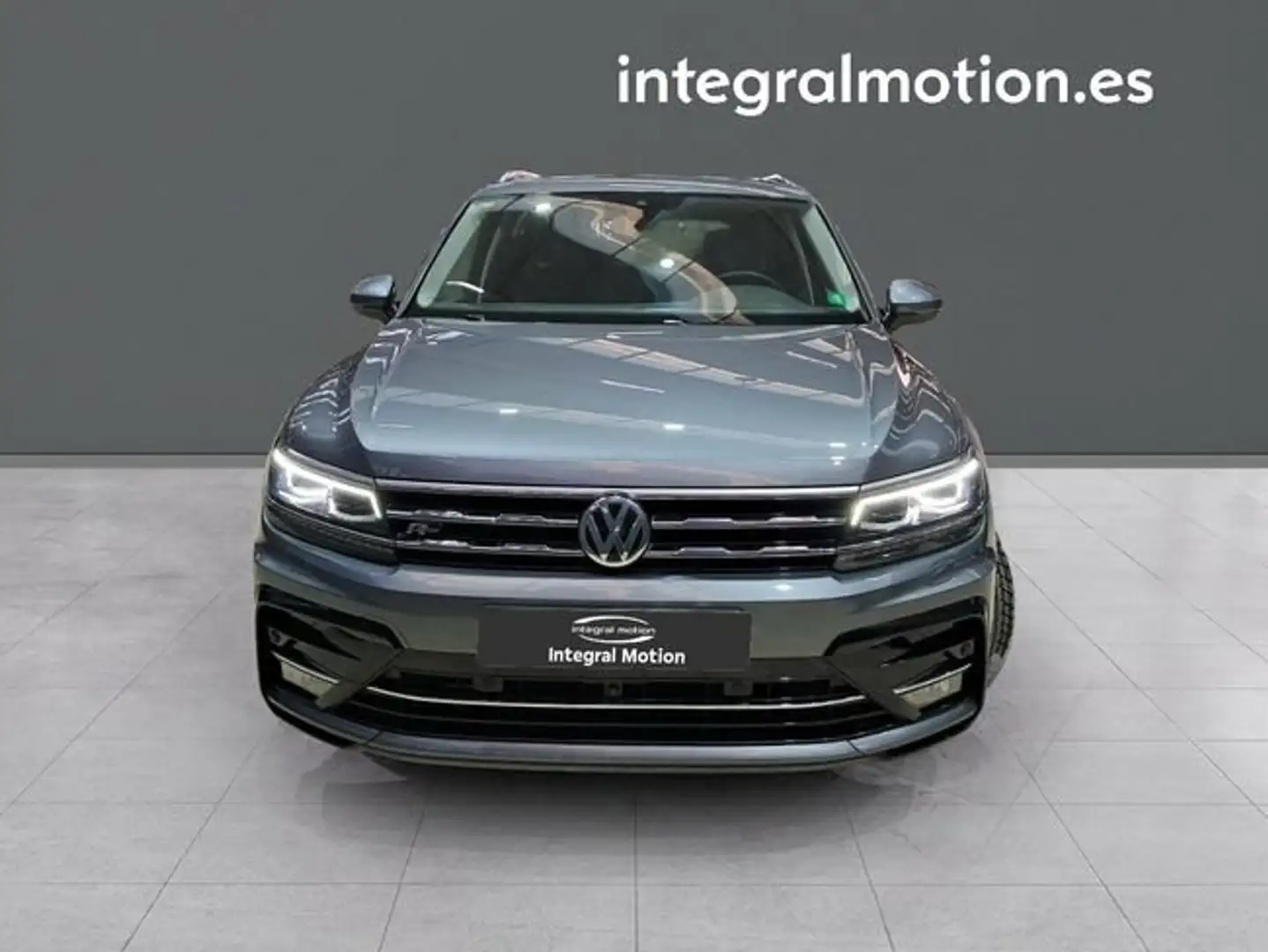 Volkswagen Tiguan 2.0 TDI SCR DSG7 Gris - 2