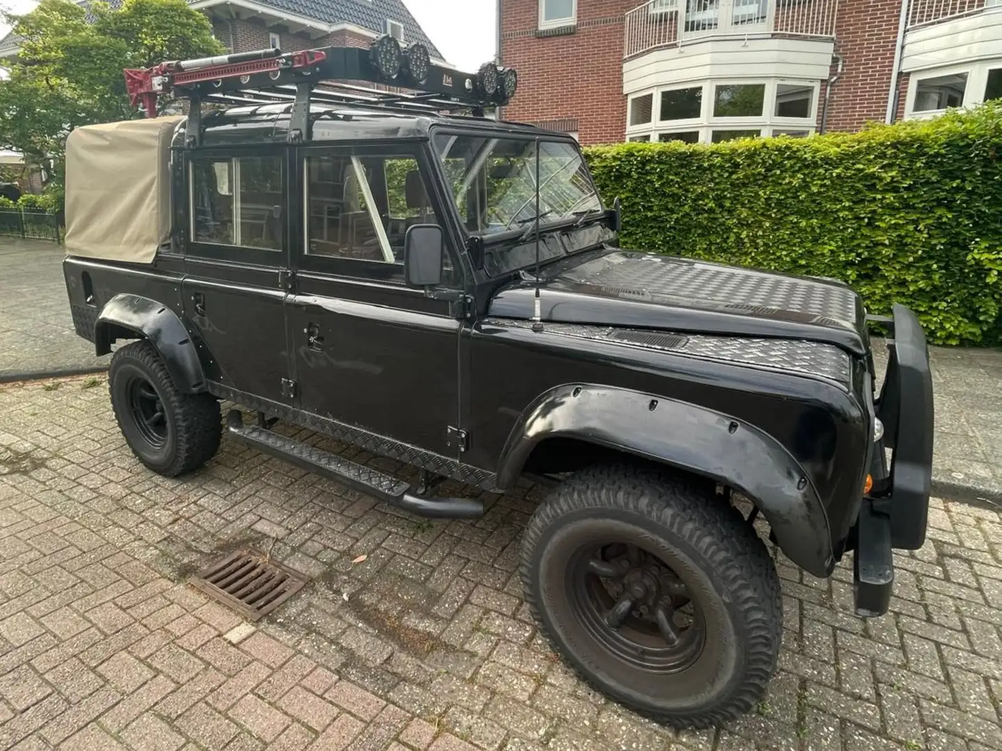 Land Rover Defender Defender 110 Crew Cab V8 Noir - 1
