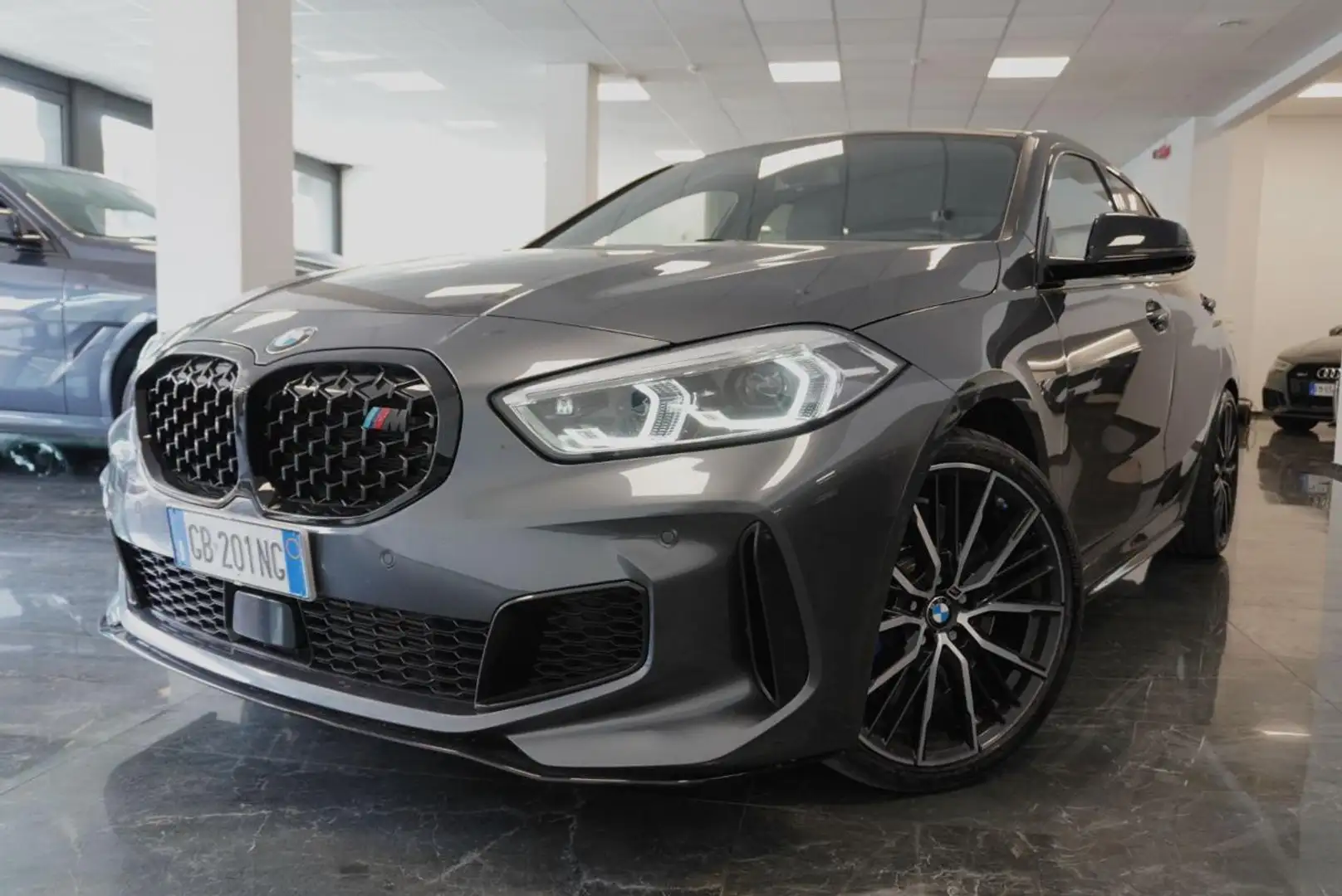 BMW M135 i xDrive VIRTUAL / PELLE / 19 / LED Grigio - 1